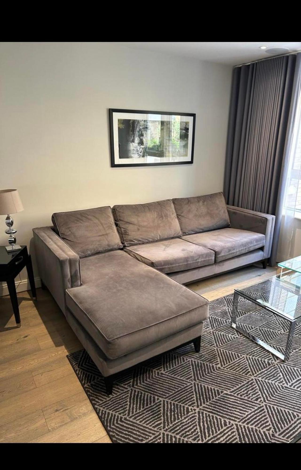 A Stunning 2 Bed Flat To Let In Victoria Apartment