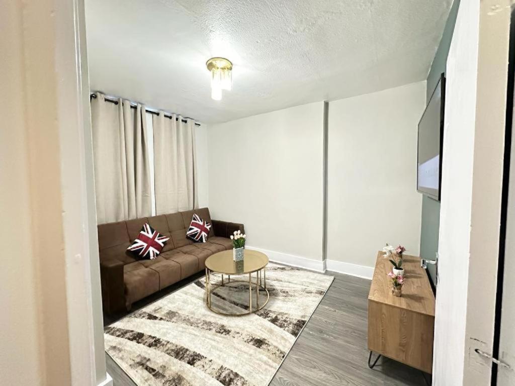 Eye Beautiful Family Apartment
