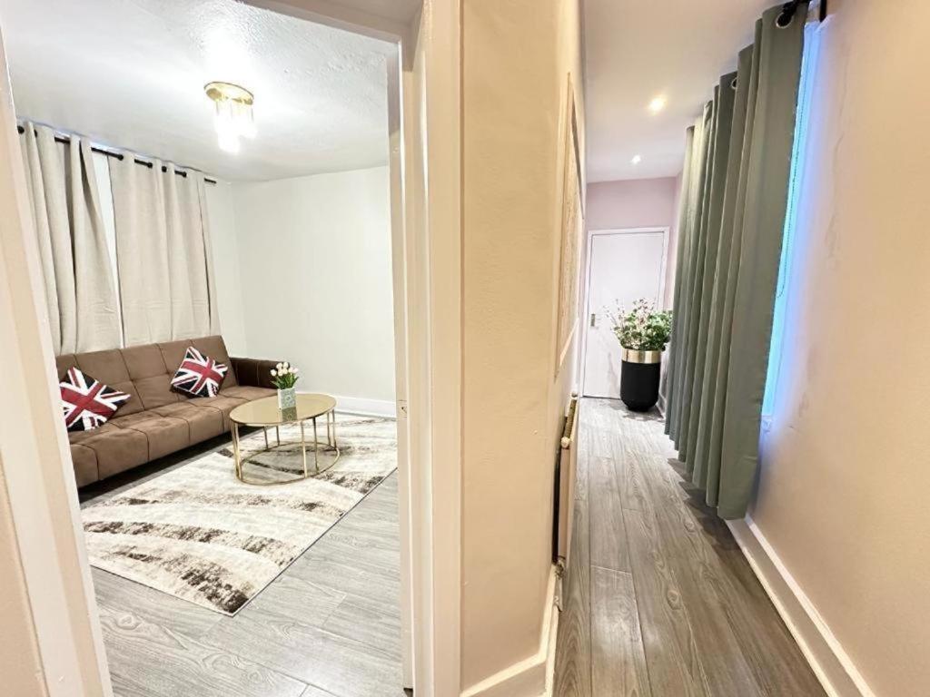 Eye Beautiful Family Apartment