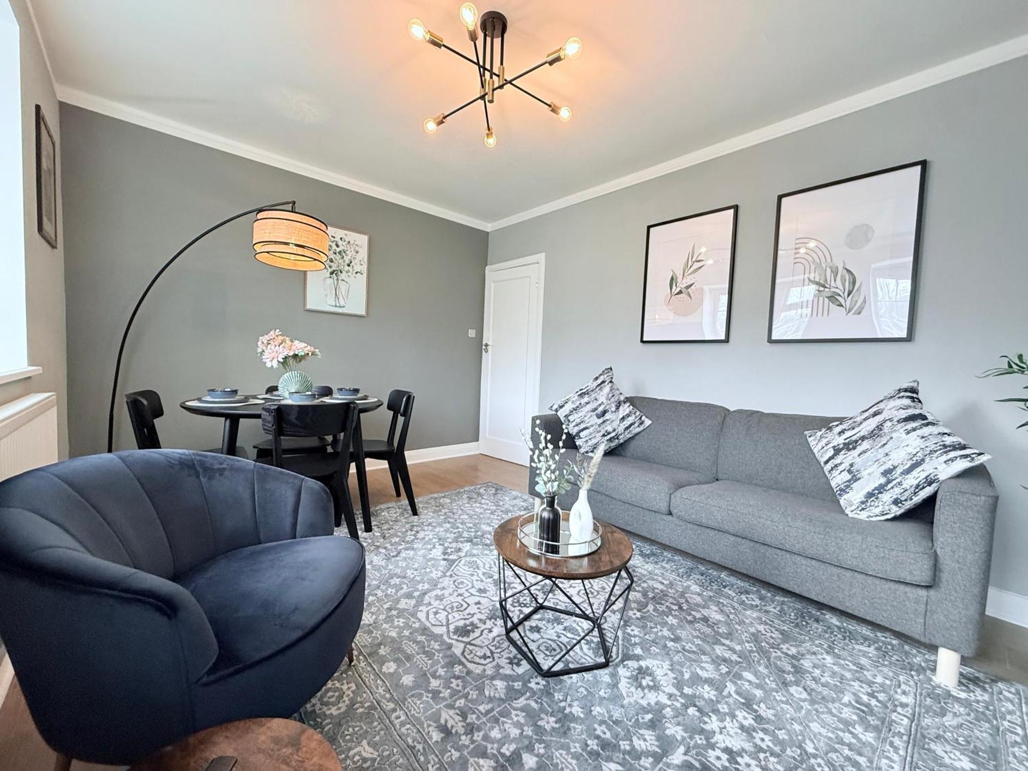 Staylondon - Sleeps 6 With Free Parking - Tourist, Concerts & Matches *
