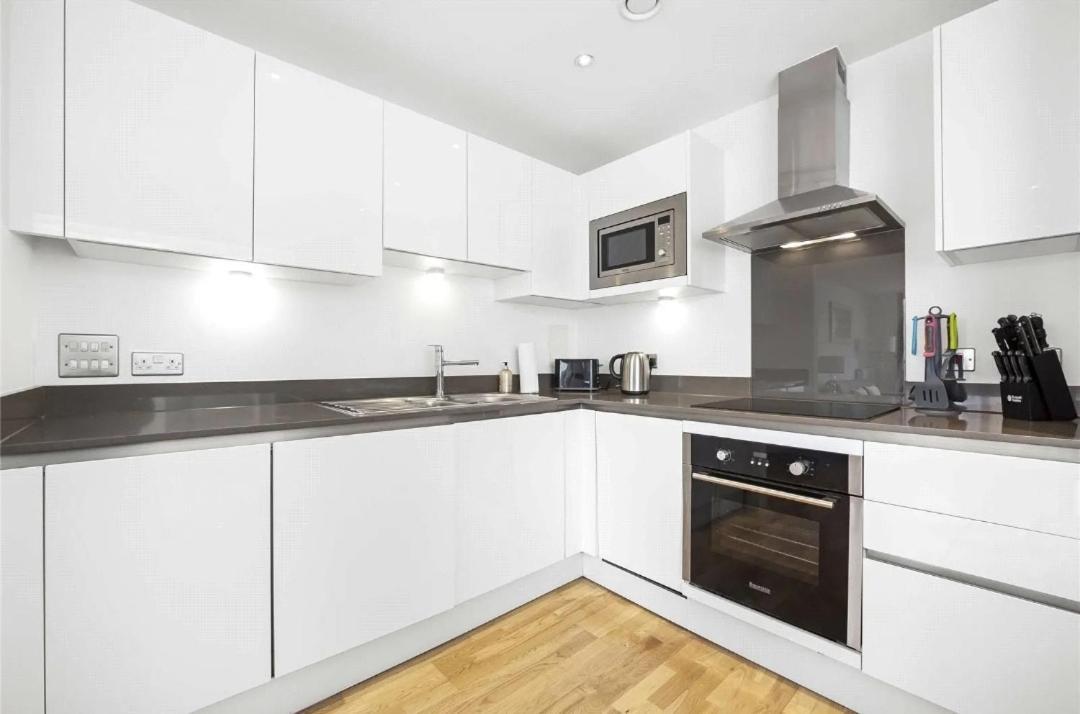 Modern Large 2bed Cutty Sark Greenwich Close To Canary Wharf - Great Transport Links Appartement Londen