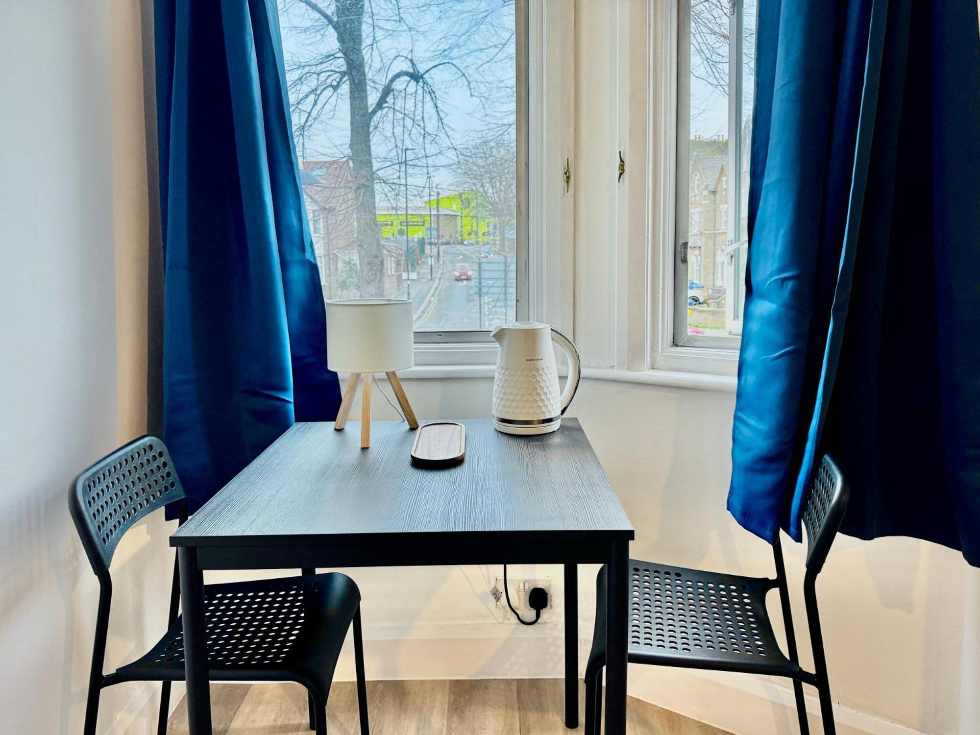 Gasthof Maberic Housing West Gem Your Connection London