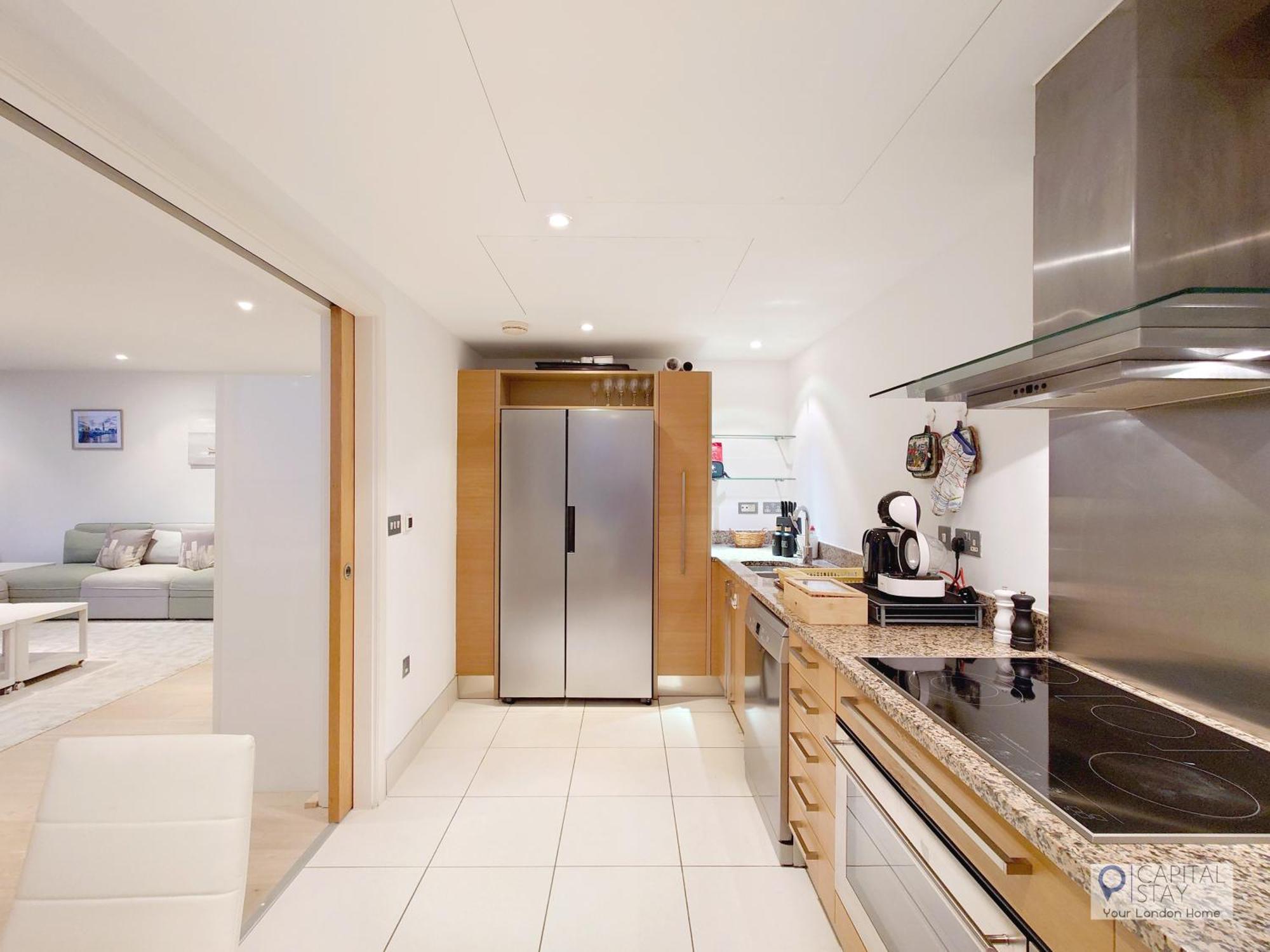 3 Bed Serviced In Battersea - River Views * Londen