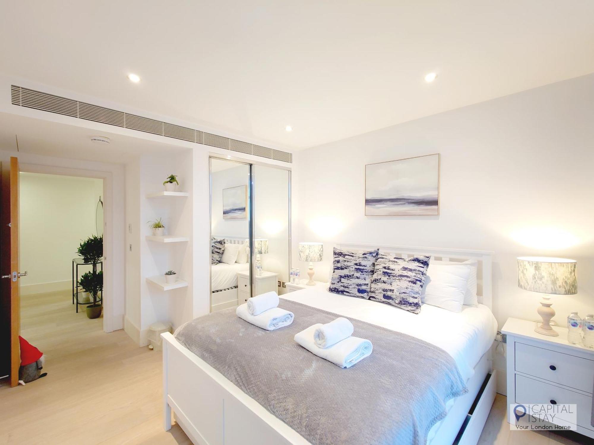 3 Bed Serviced In Battersea - River Views * Londen