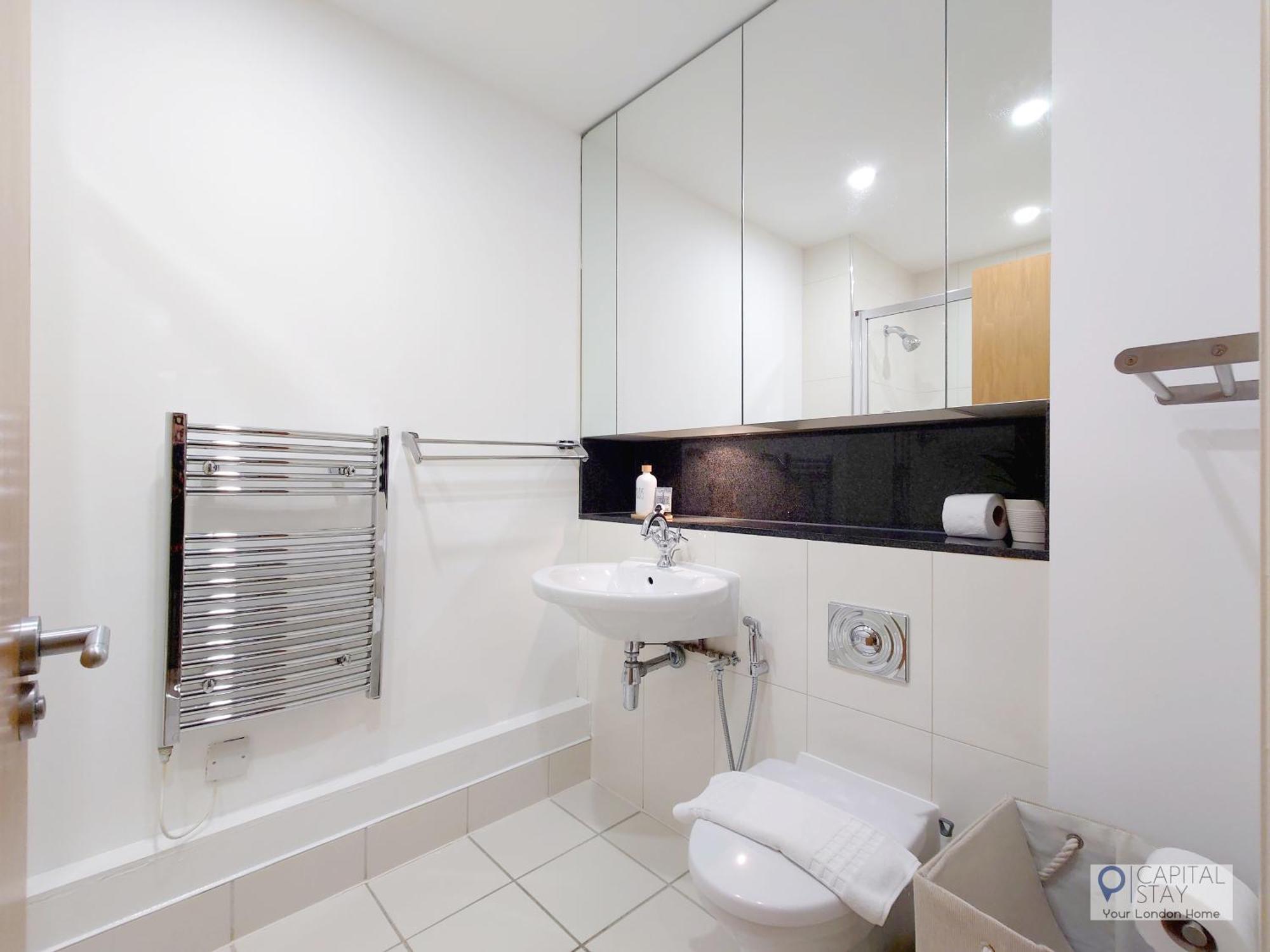 Appartement 3 Bed Serviced In Battersea - River Views Londen
