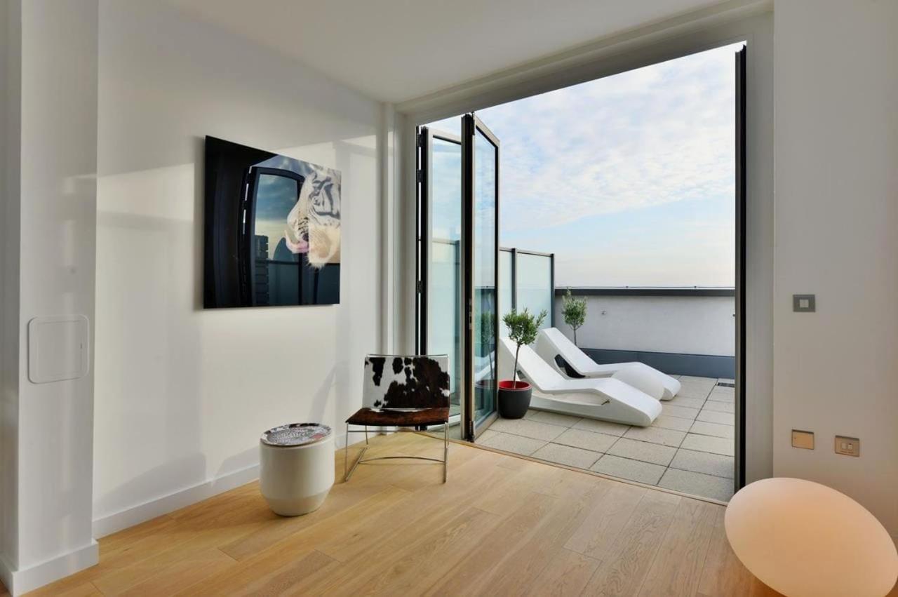 Bird's Eye View - Luxury 2bdr Penthouse In Appartement *