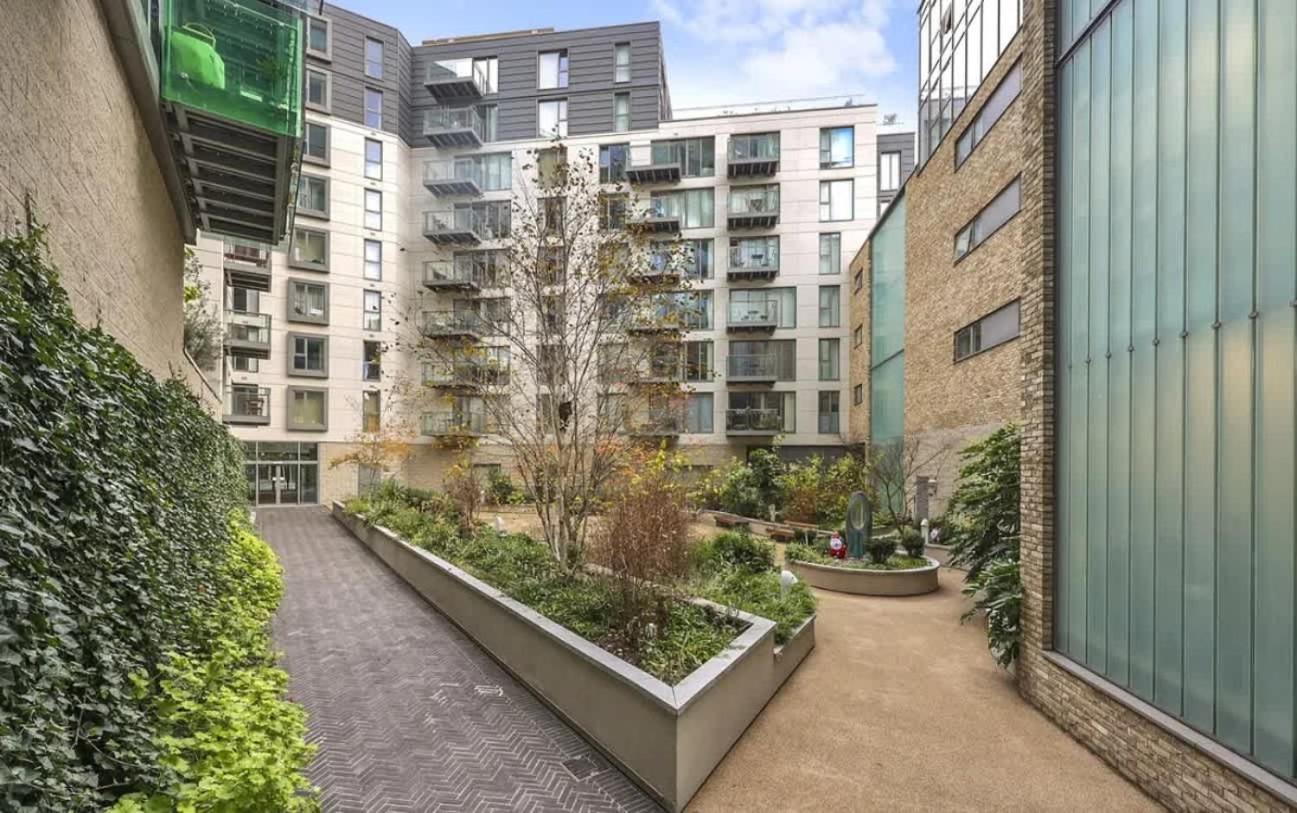 Bird's Eye View - Luxury 2bdr Penthouse In Appartement *