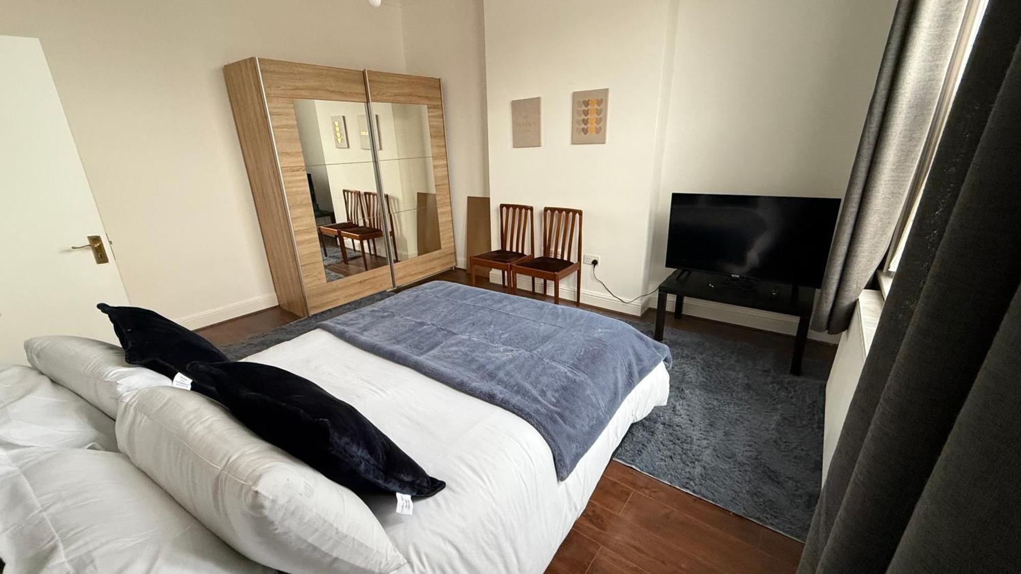 Apartment 3 Bedroom In A Great Location London