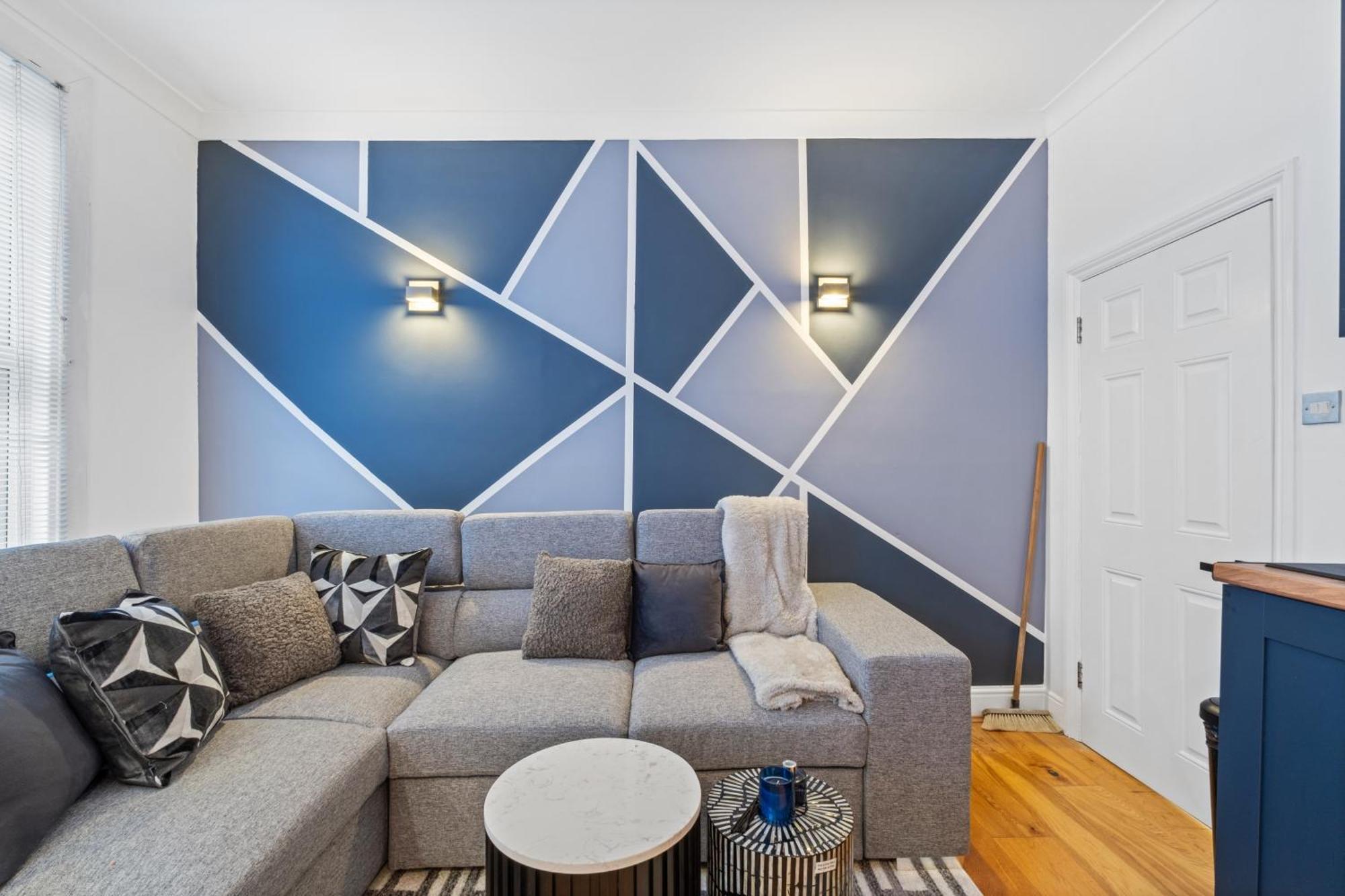 3 Bed Trendy Vibe House In Earls Court Kensington
