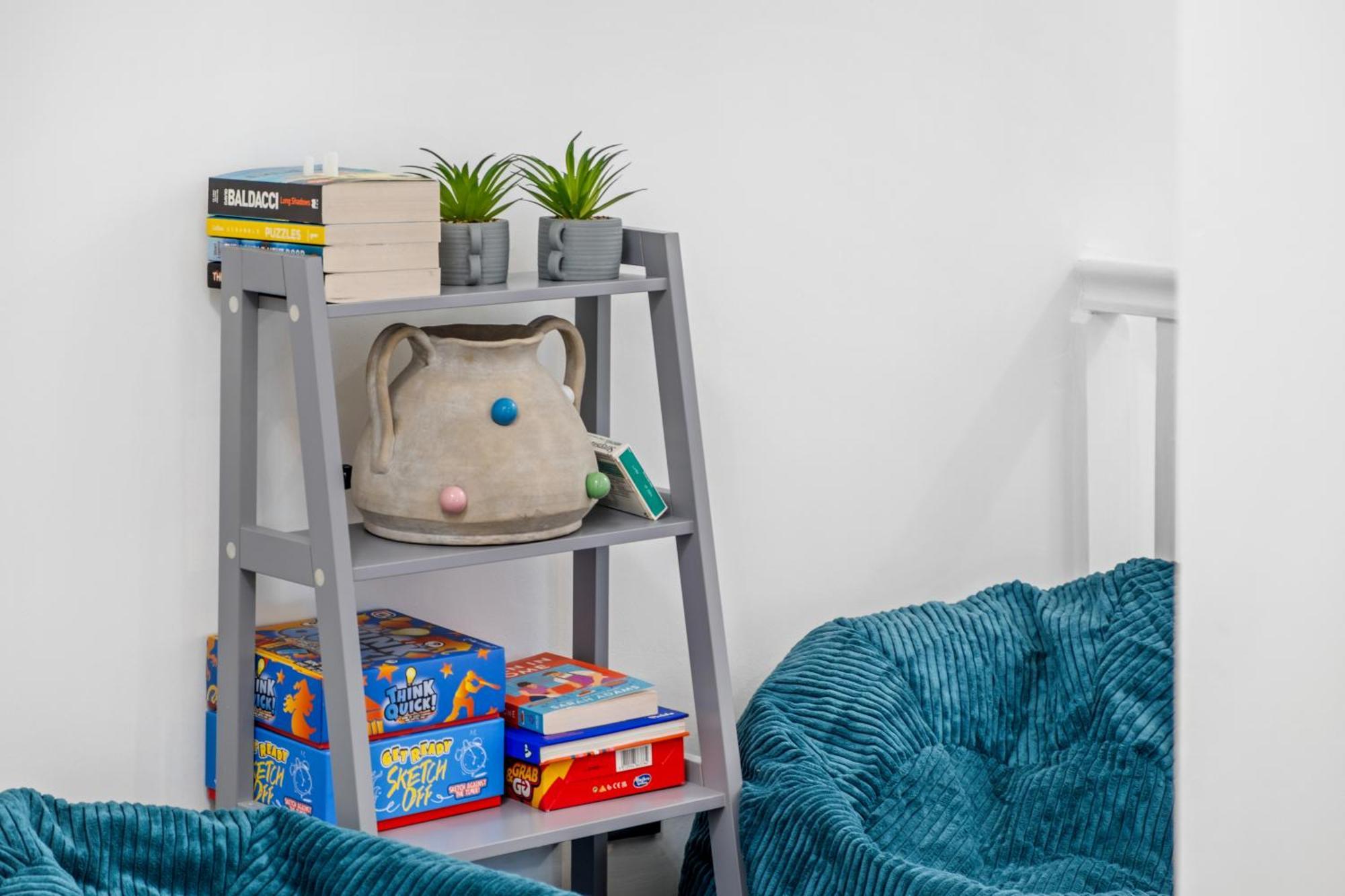 3 Bed Trendy Vibe House In Earls Court Kensington *