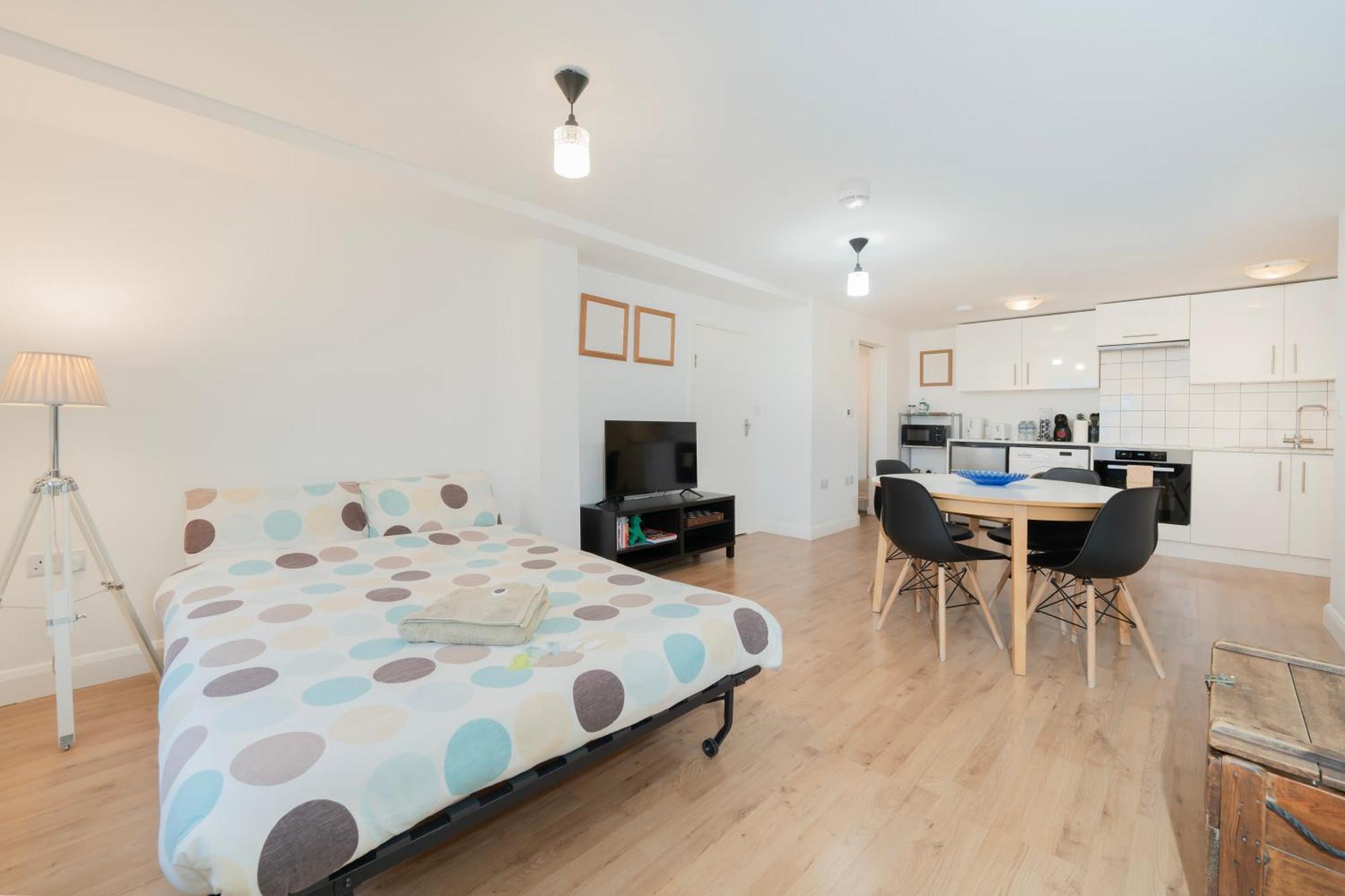 Apartment Modern One Bedroom Flat In London