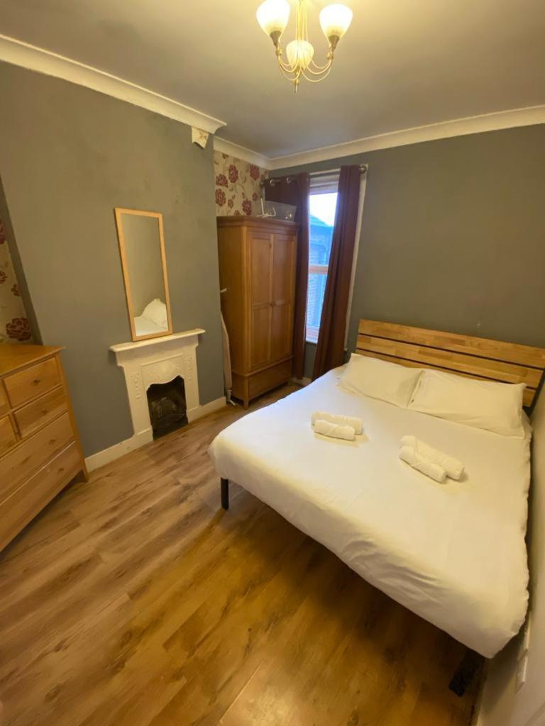 Appartement Bedroom Flat Colliers Wood Londen