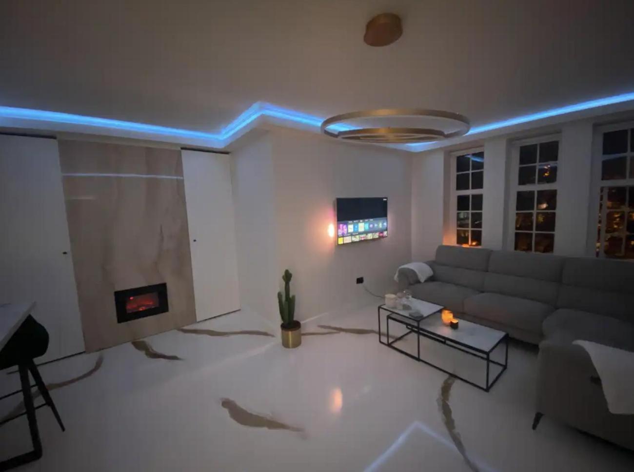 Entire Luxury In Greater Apartment London