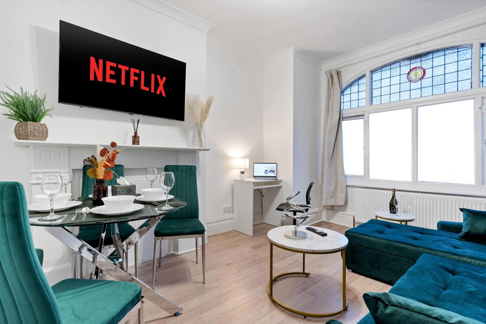 Stylish Pad In * London