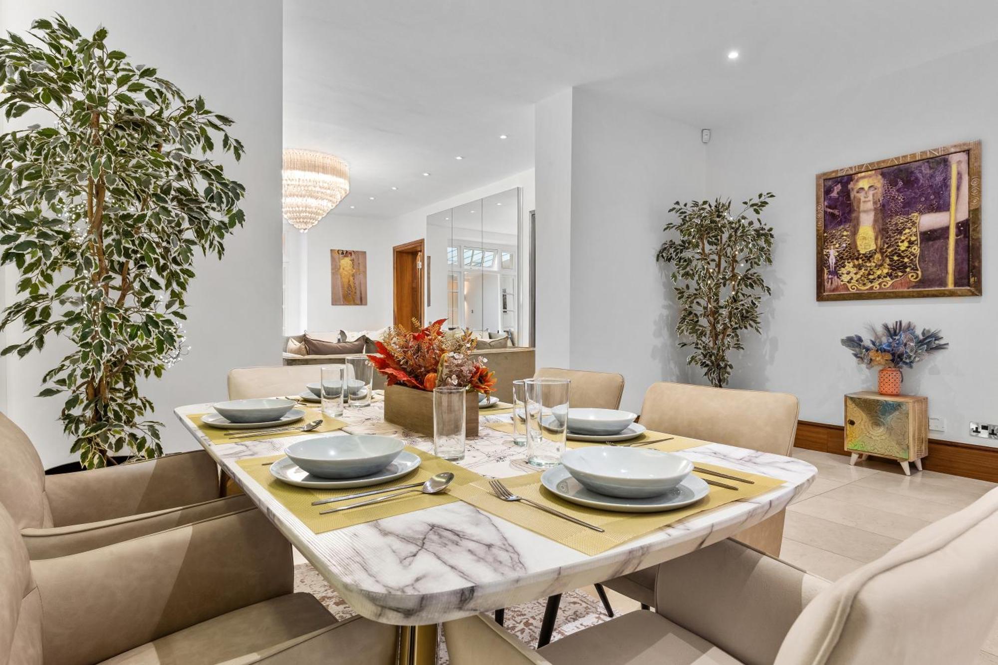 250 Sqm Mega Mansion Apartment *