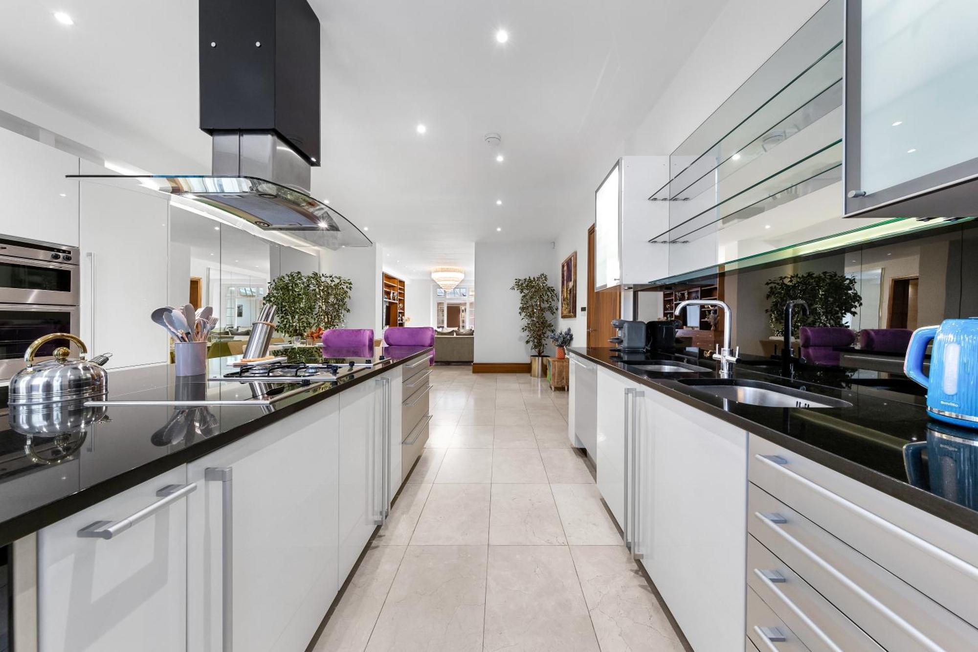 Apartment 250 Sqm Mega Mansion