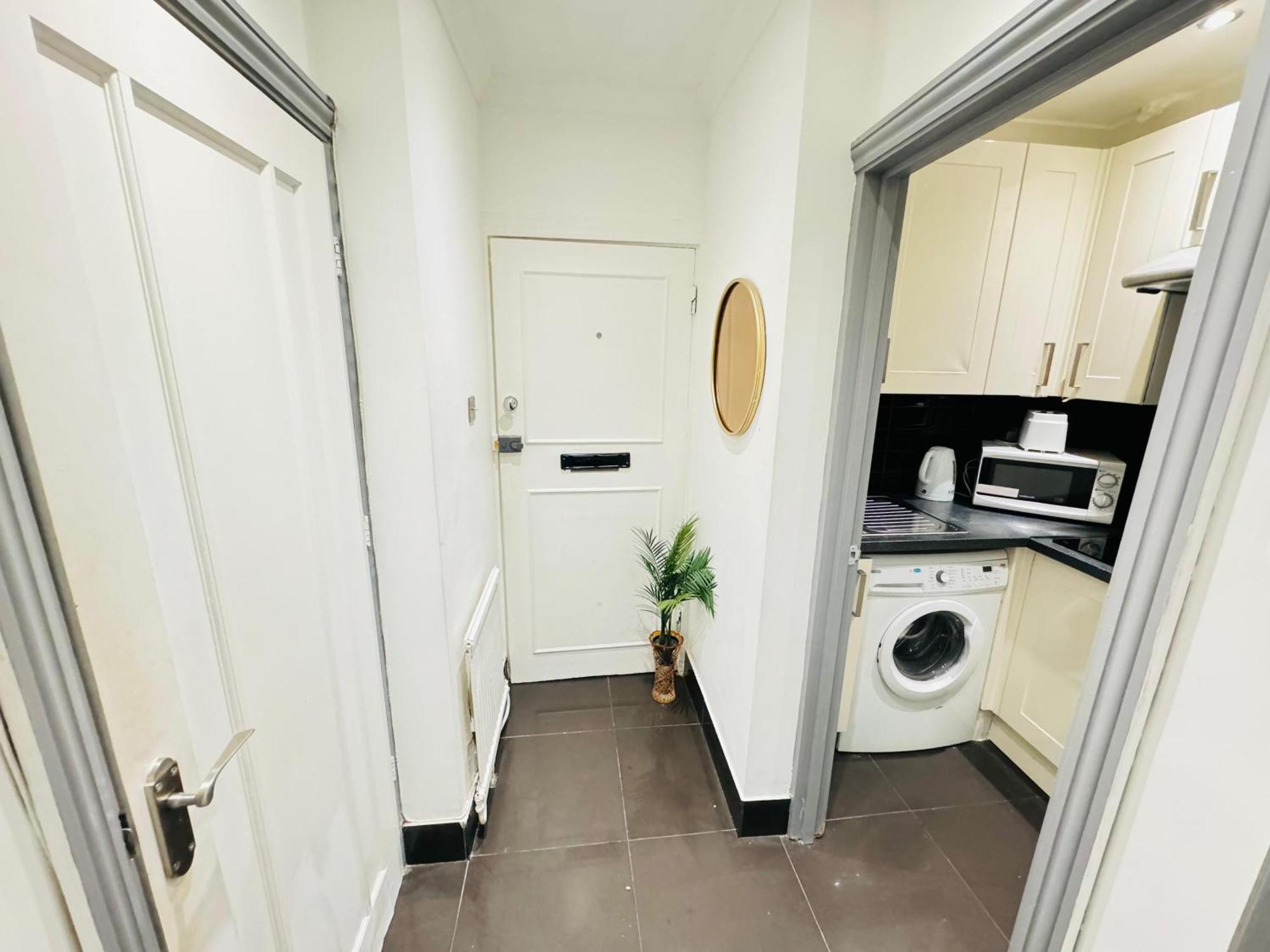 Apartment 1 Bedroom Flat