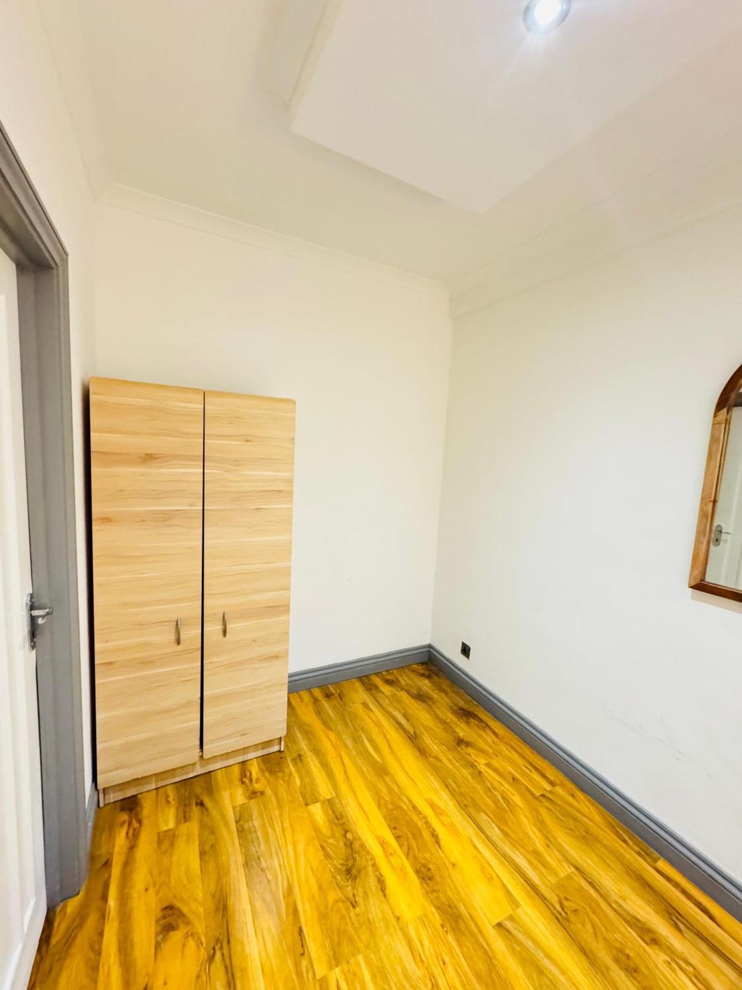 Apartment 1 Bedroom Flat