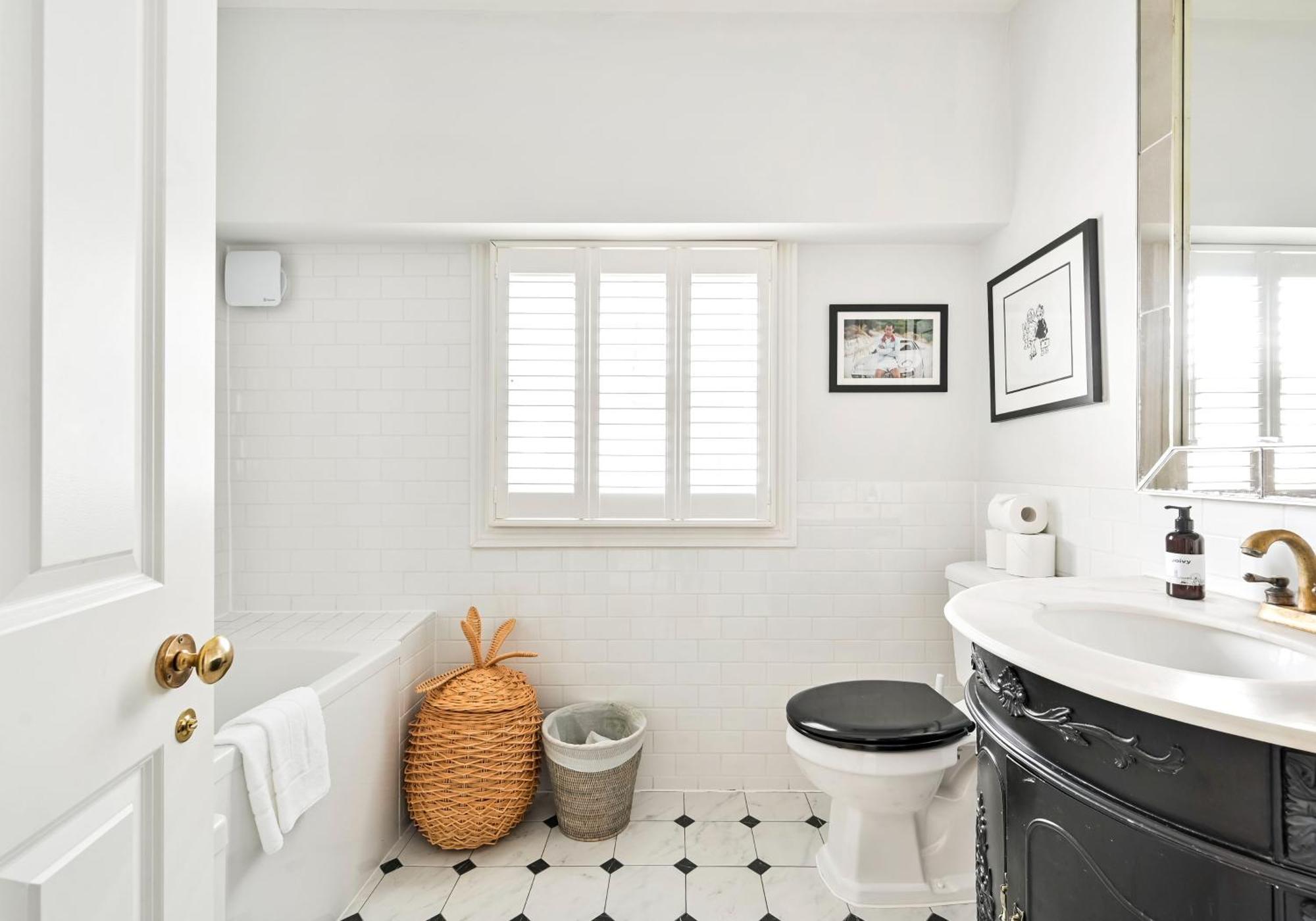Contemporary In Shepherds Bush Holiday home London