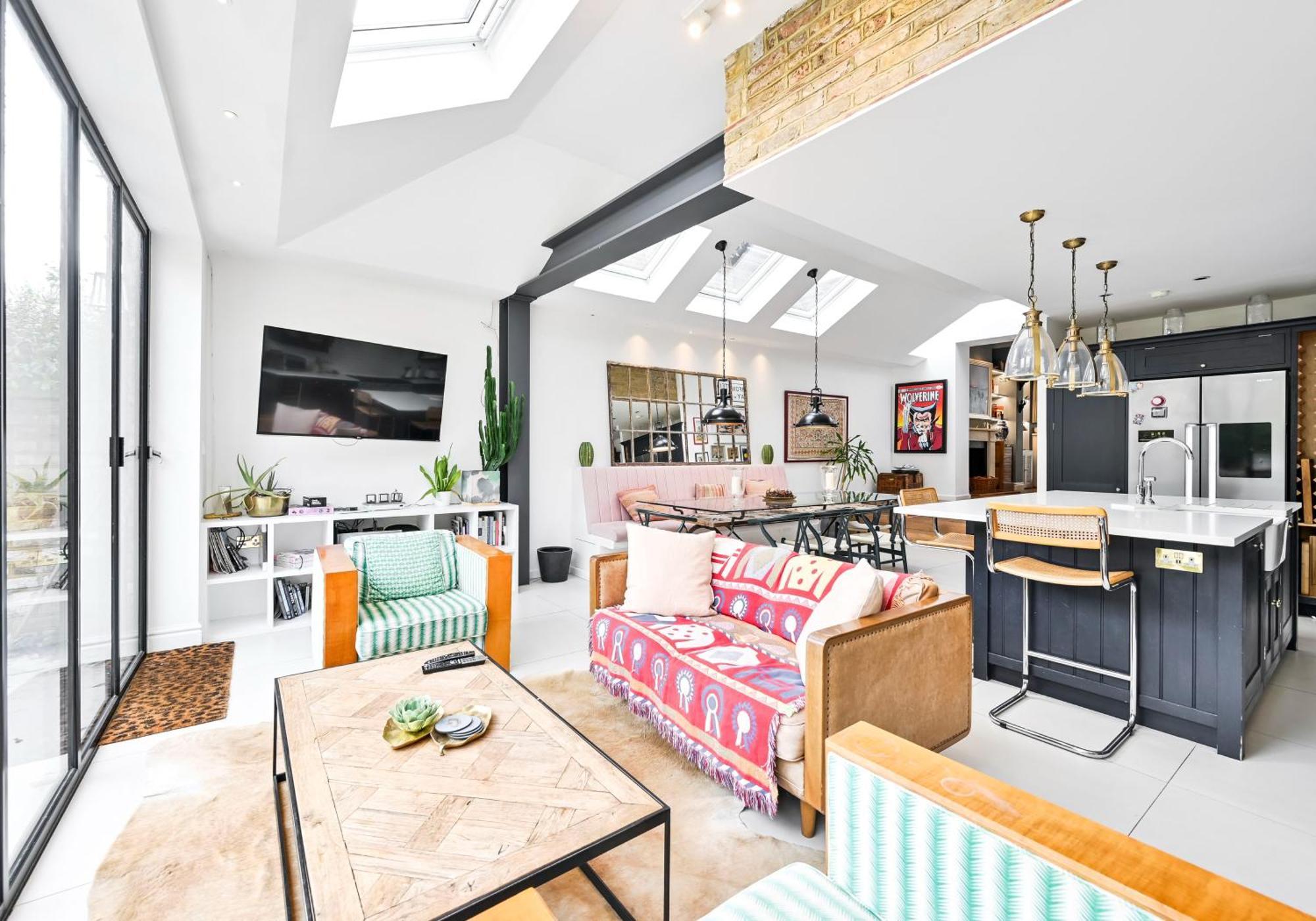 Contemporary In Shepherds Bush Holiday home