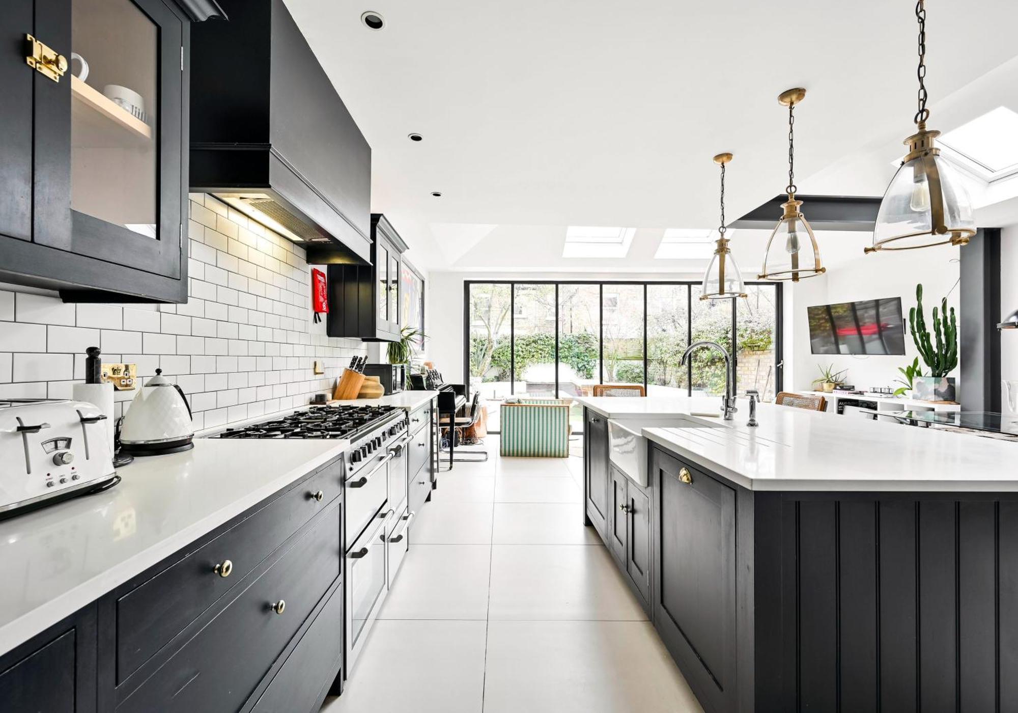 Contemporary In Shepherds Bush *