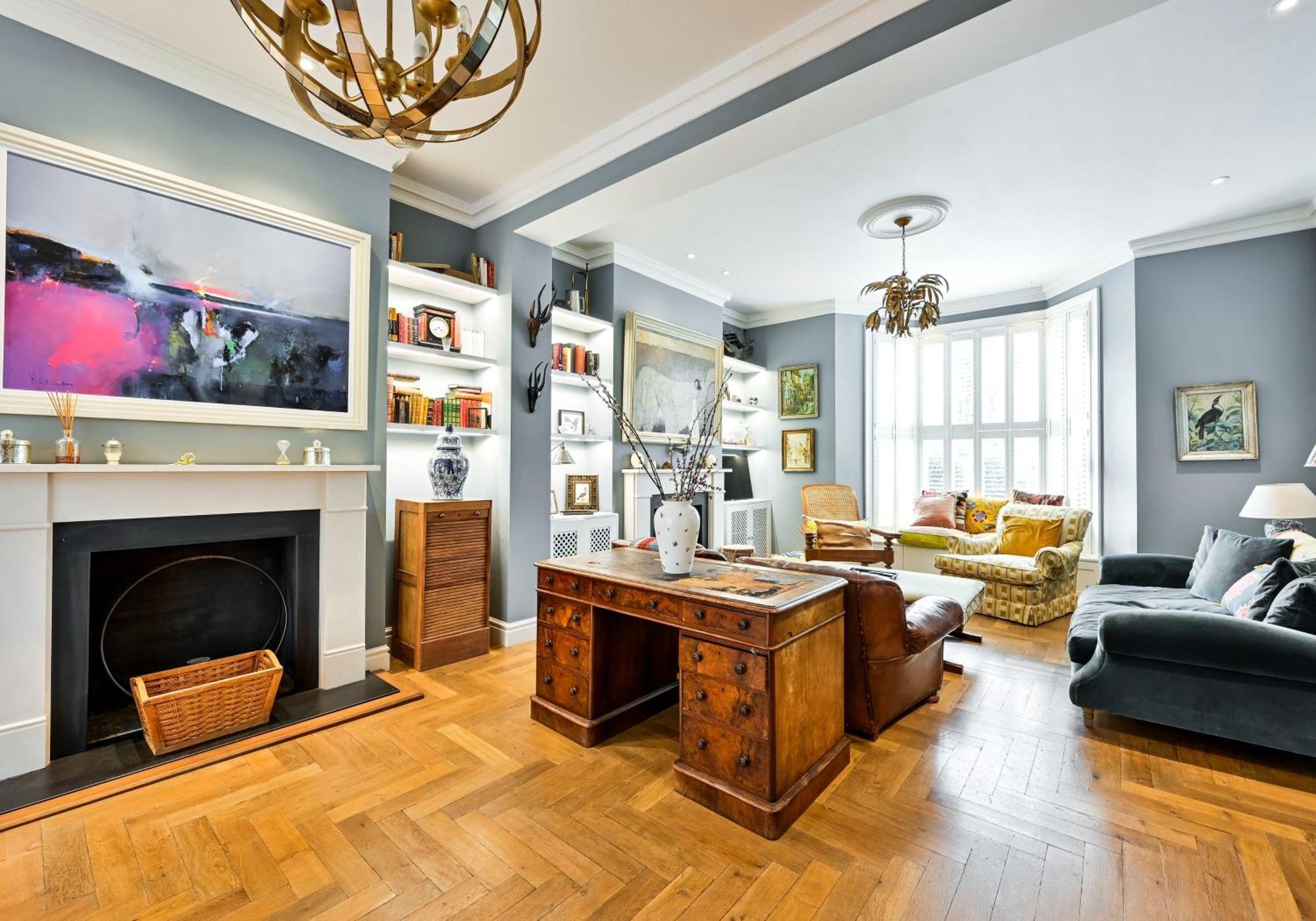 Contemporary In Shepherds Bush * London