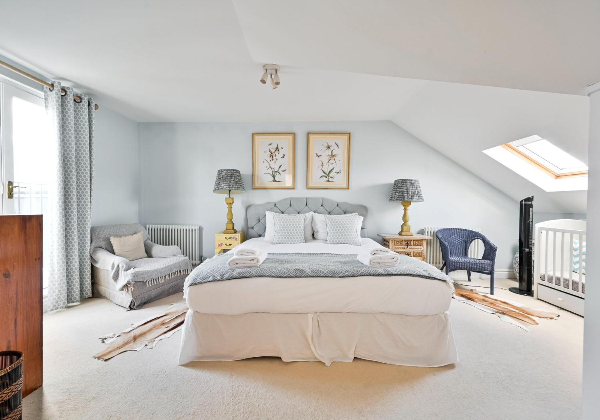 Contemporary In Shepherds Bush Holiday home London