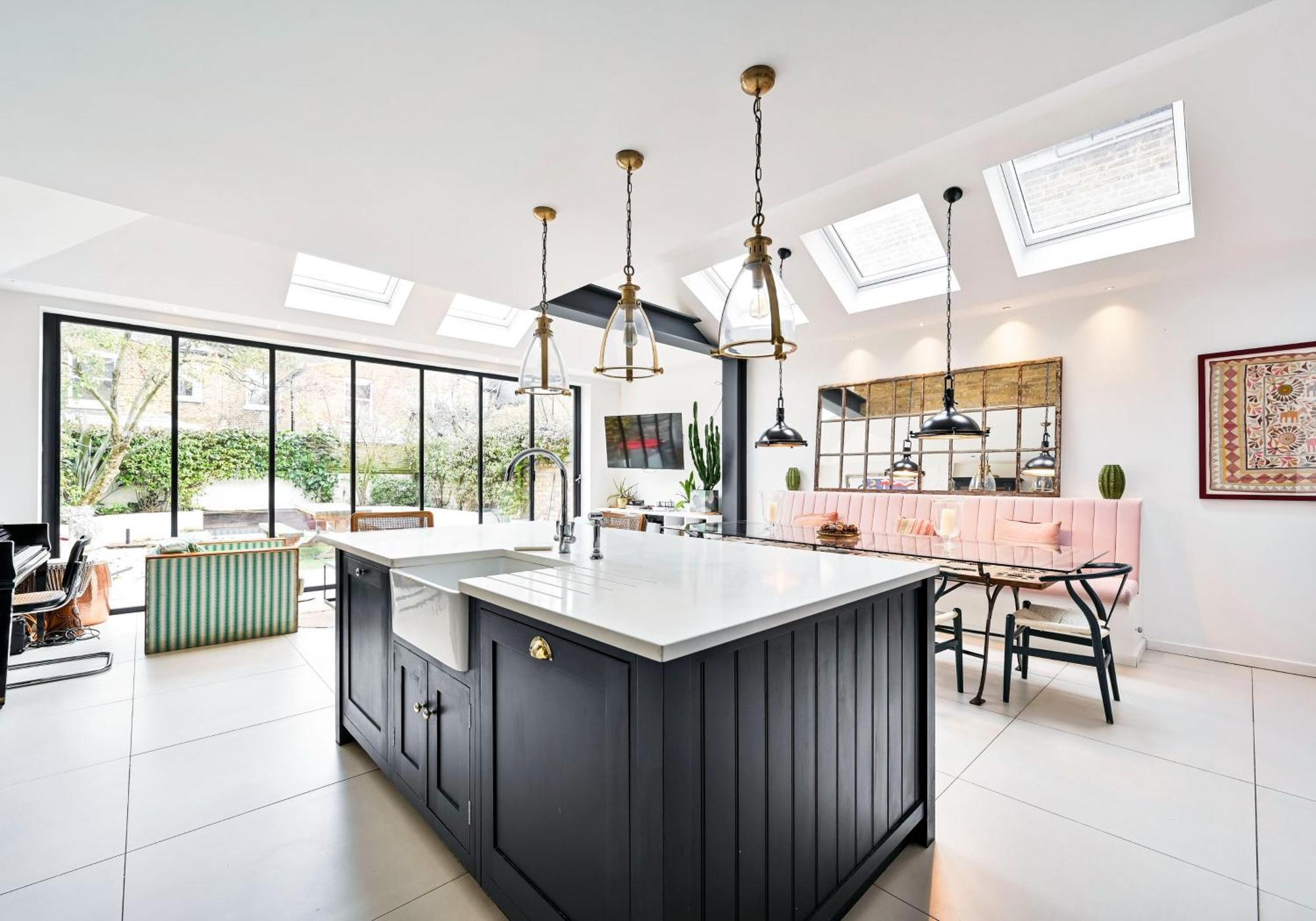 Holiday home Contemporary In Shepherds Bush London