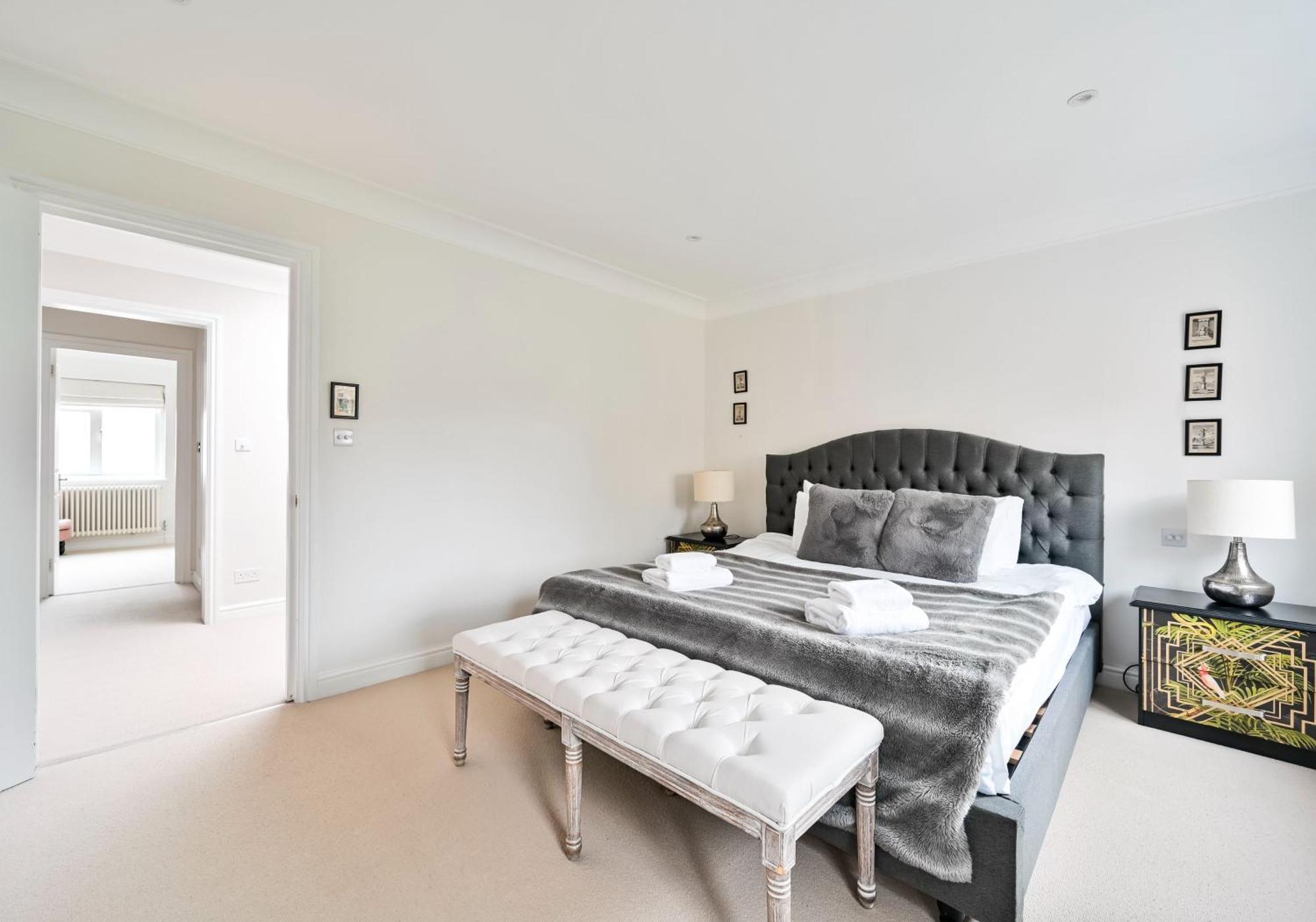 Apartment Chelsea Townhouse With Roof Terrace & Parking London