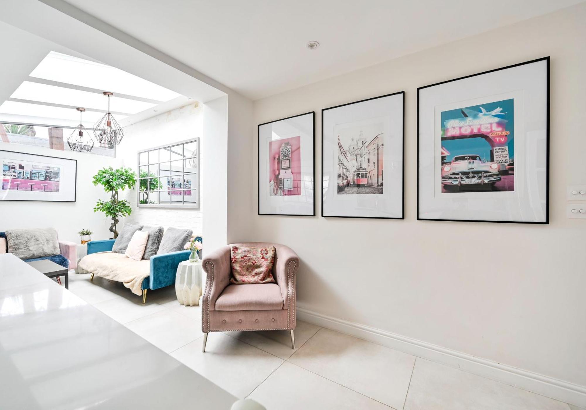 Chelsea Townhouse With Roof Terrace & Parking London