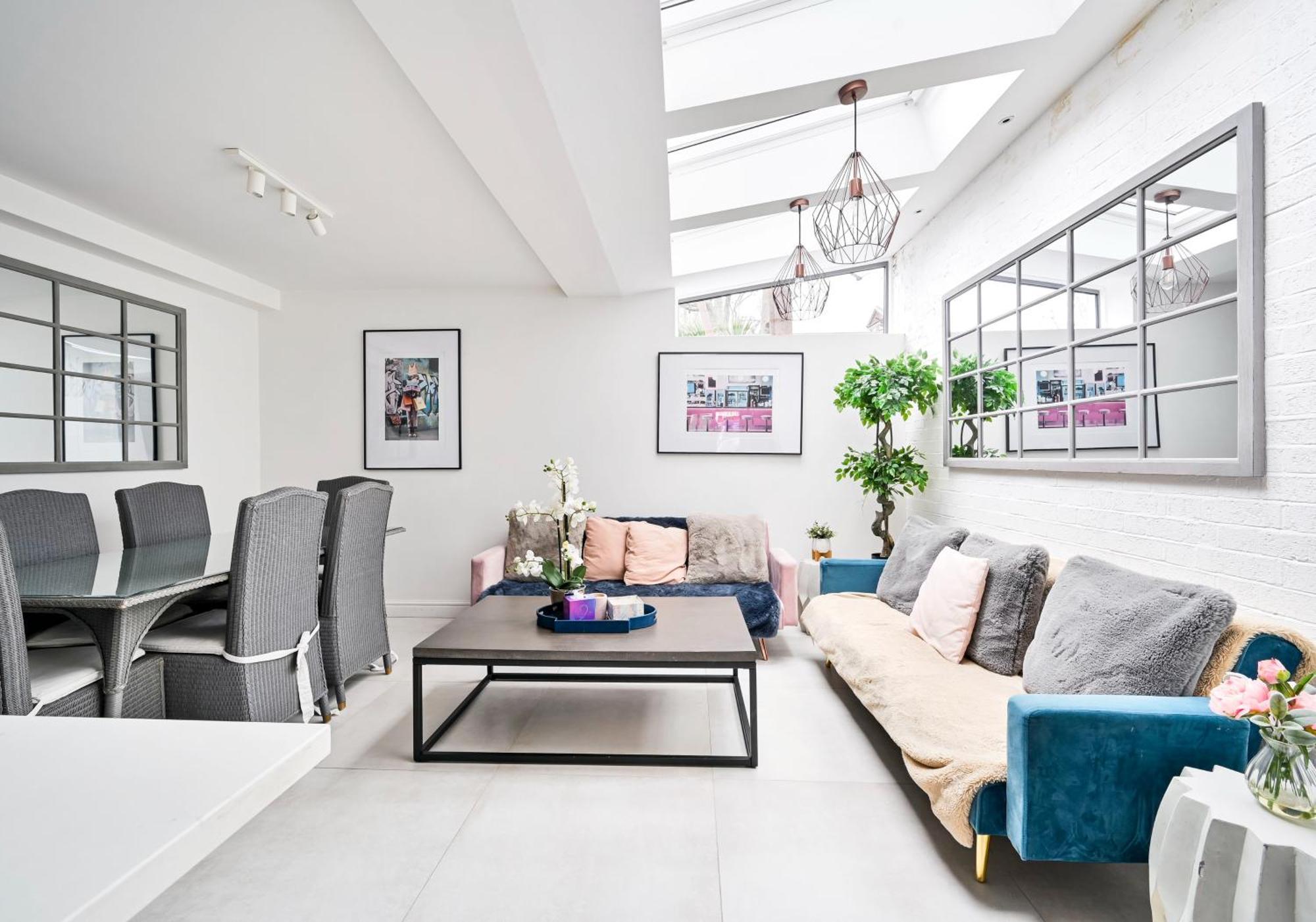 Chelsea Townhouse With Roof Terrace & Parking Apartment