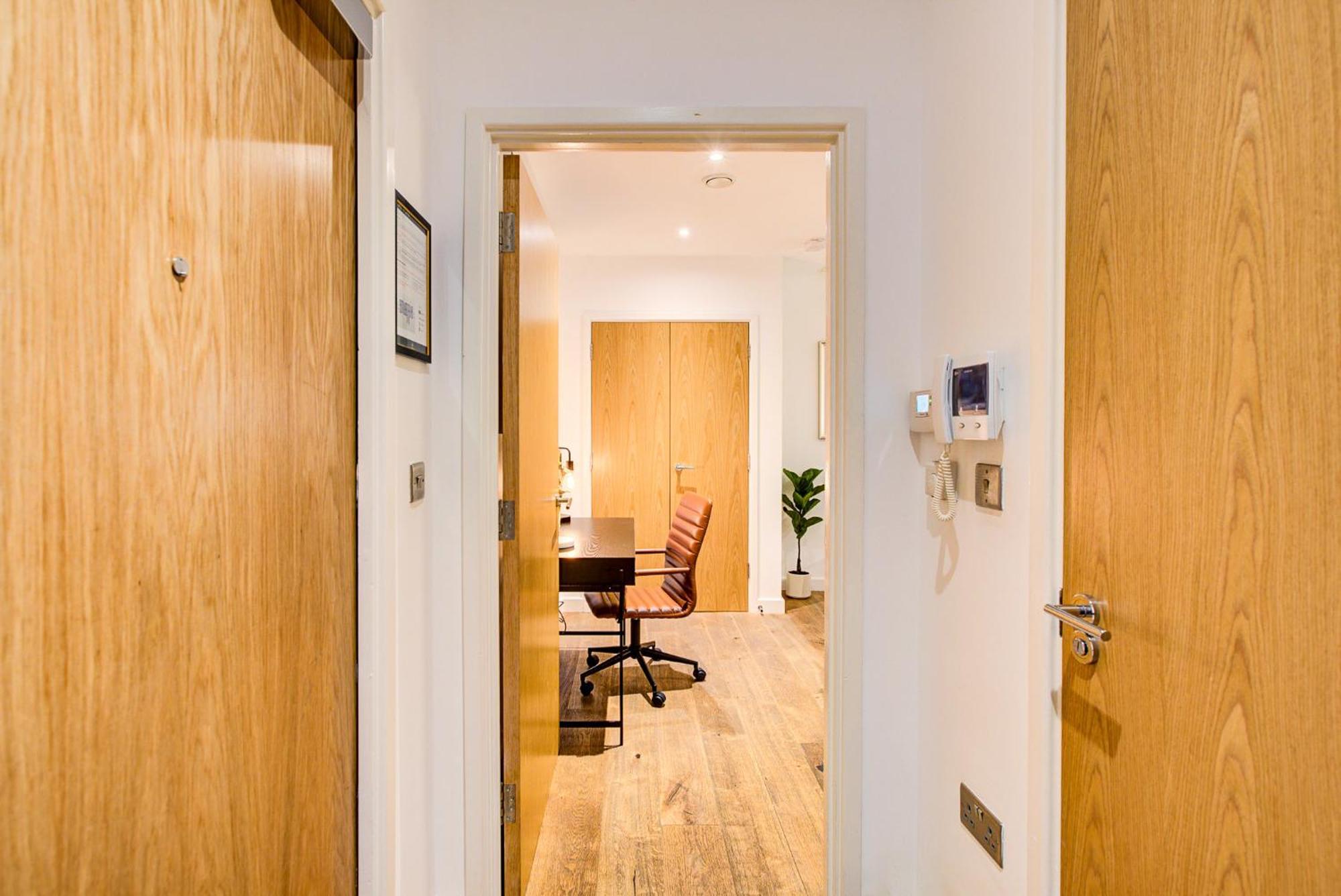 Hybrid Resi Greenwich Near O2 Arena *
