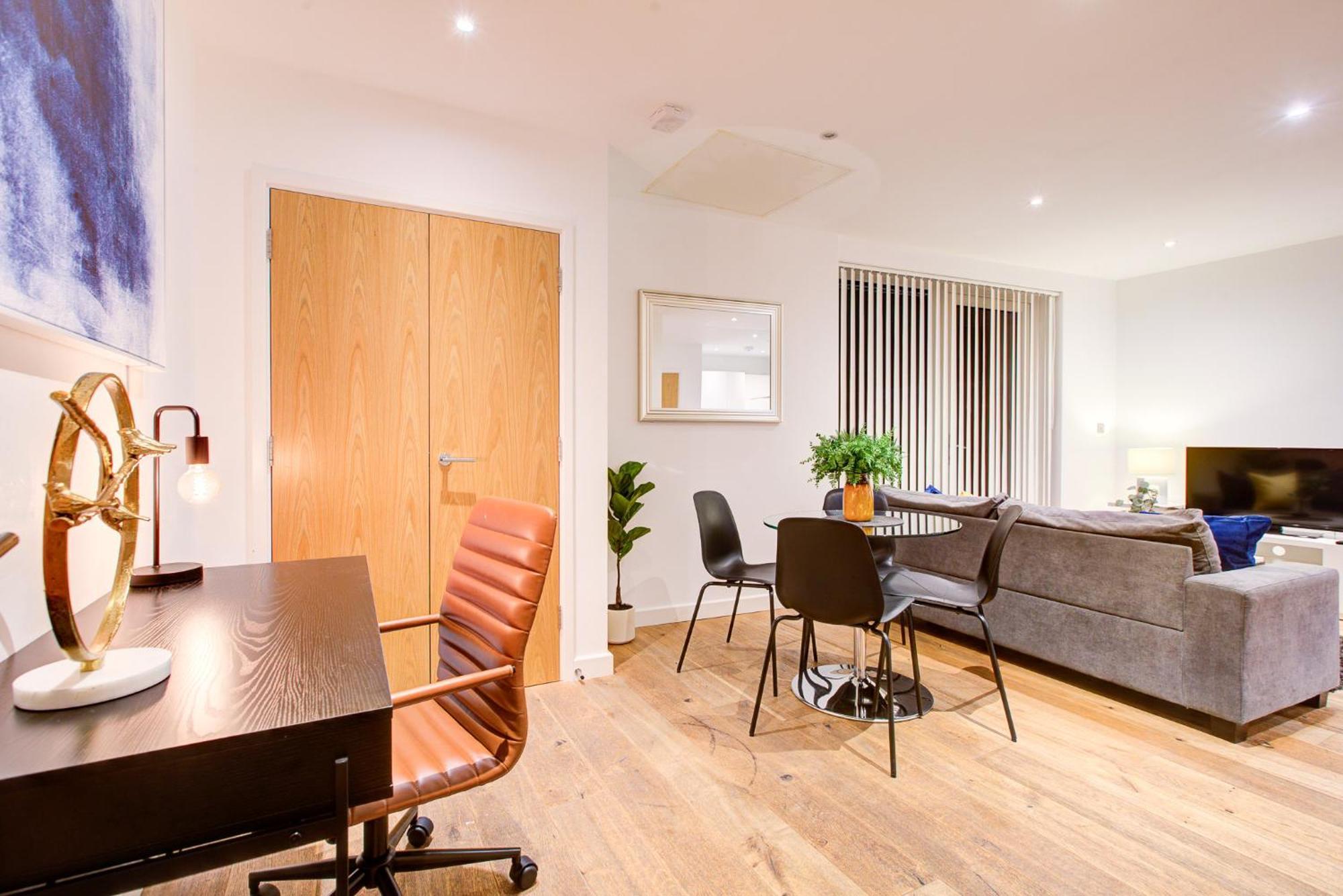 Hybrid Resi Greenwich Near O2 Arena London