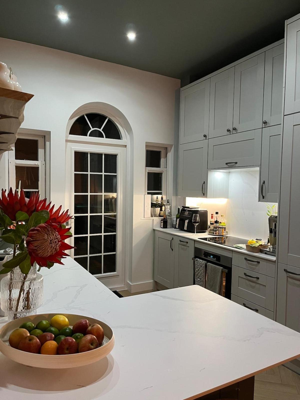 Luxury One Bedroom Paradise Leilighet *