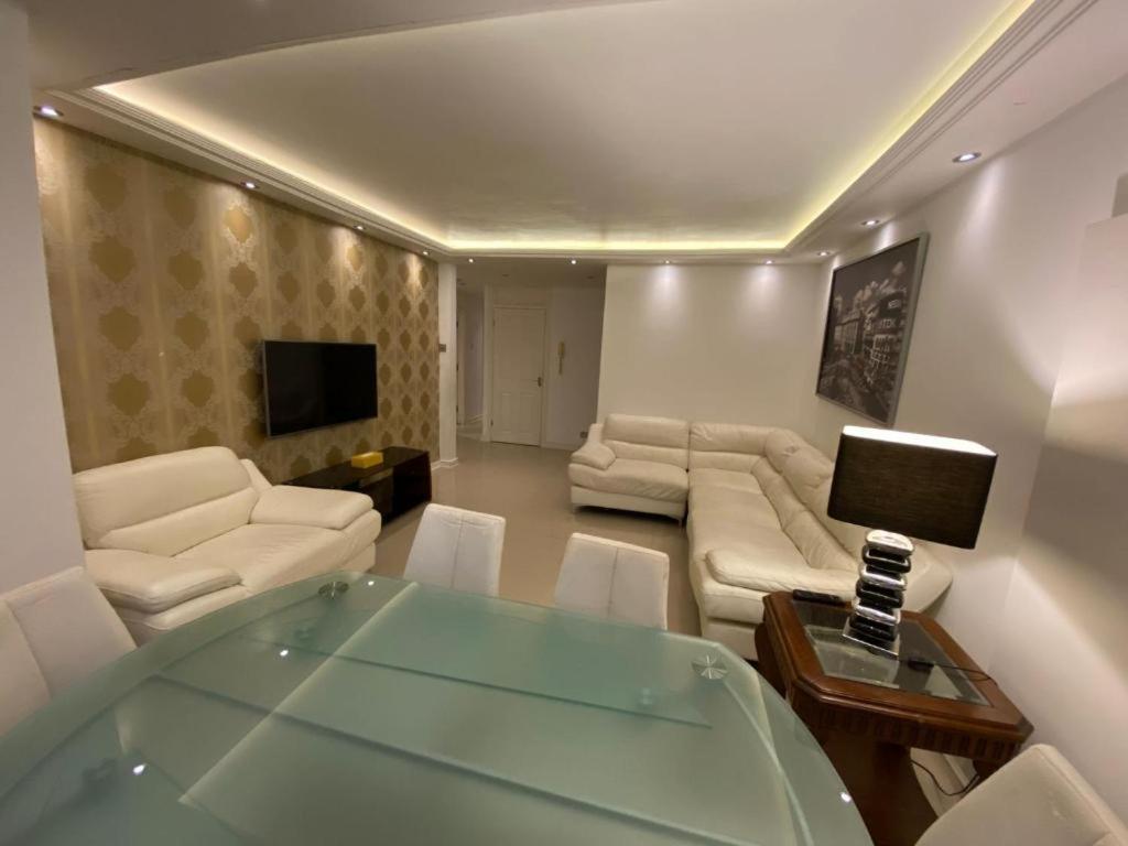 Apartment Wimbledon London