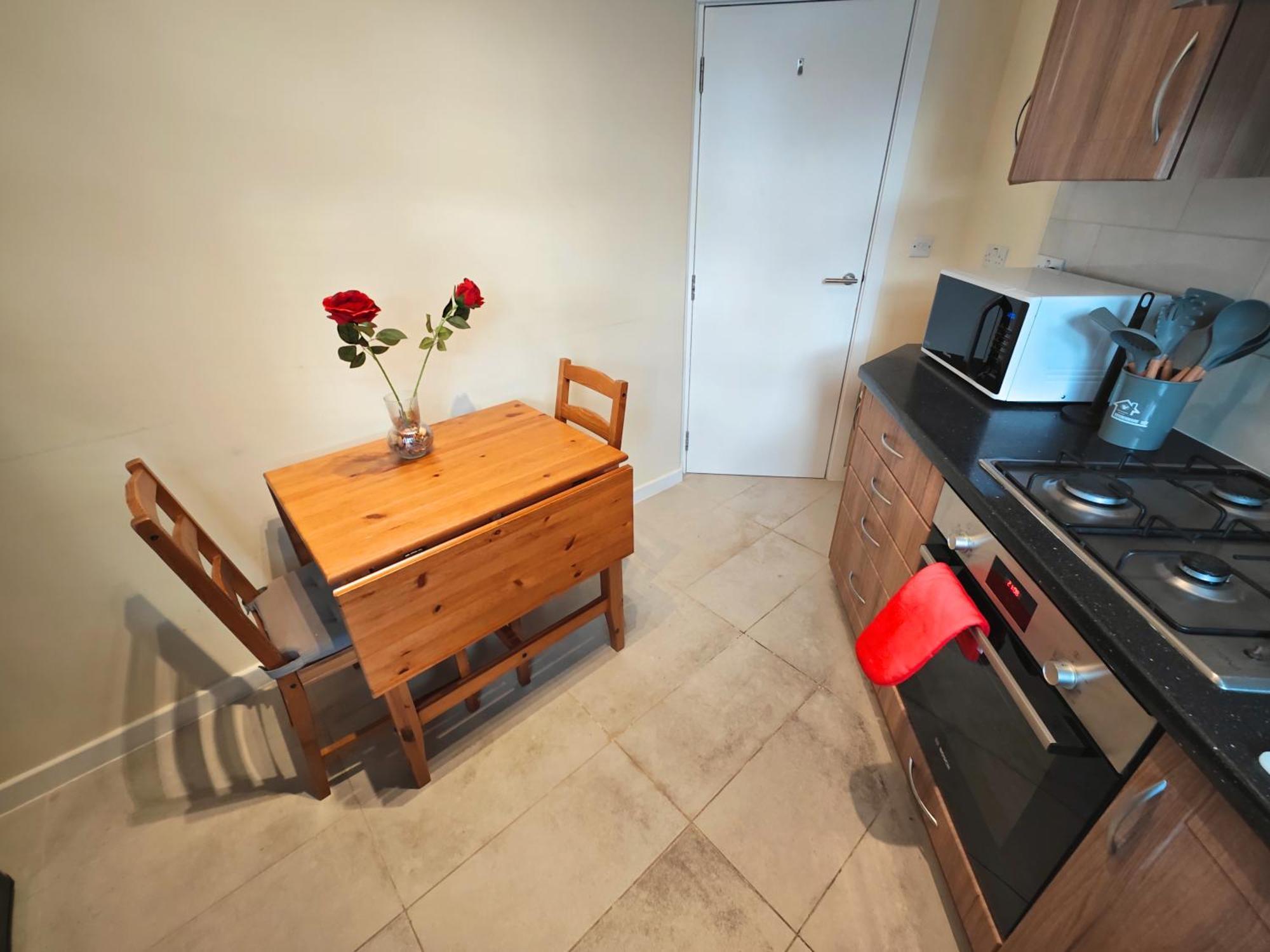 Bright And Spacious 2-bedroom Flat Near Emirates Stadium
