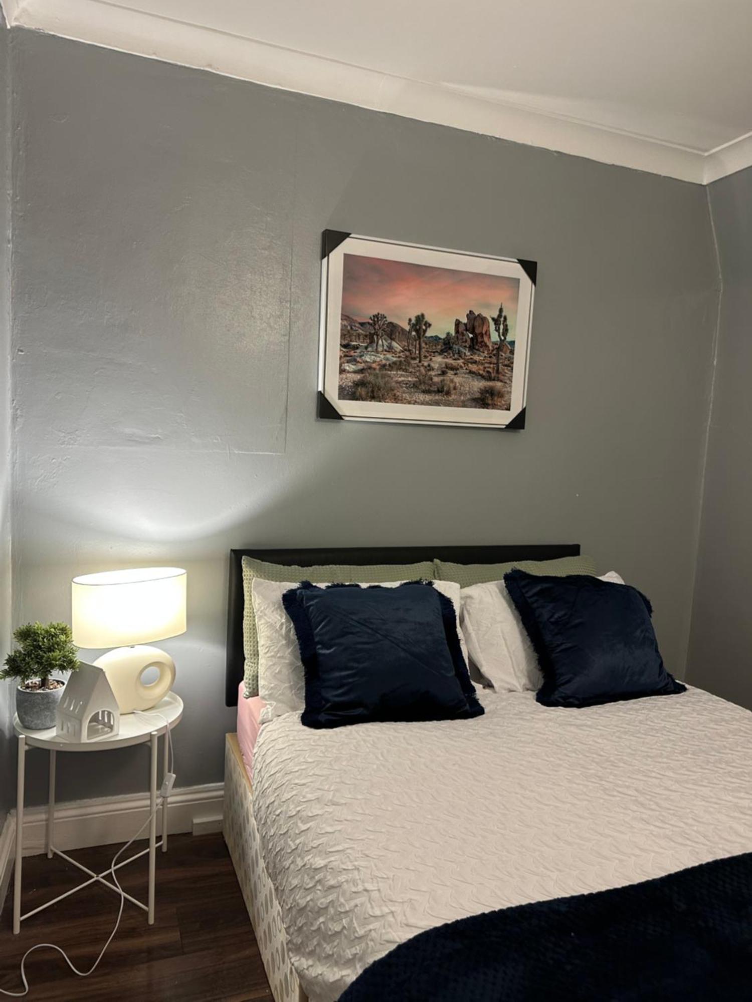 Charming 1 Bedroom Flat With Living In Kings Cross, St Pancras No Lift Apartment London