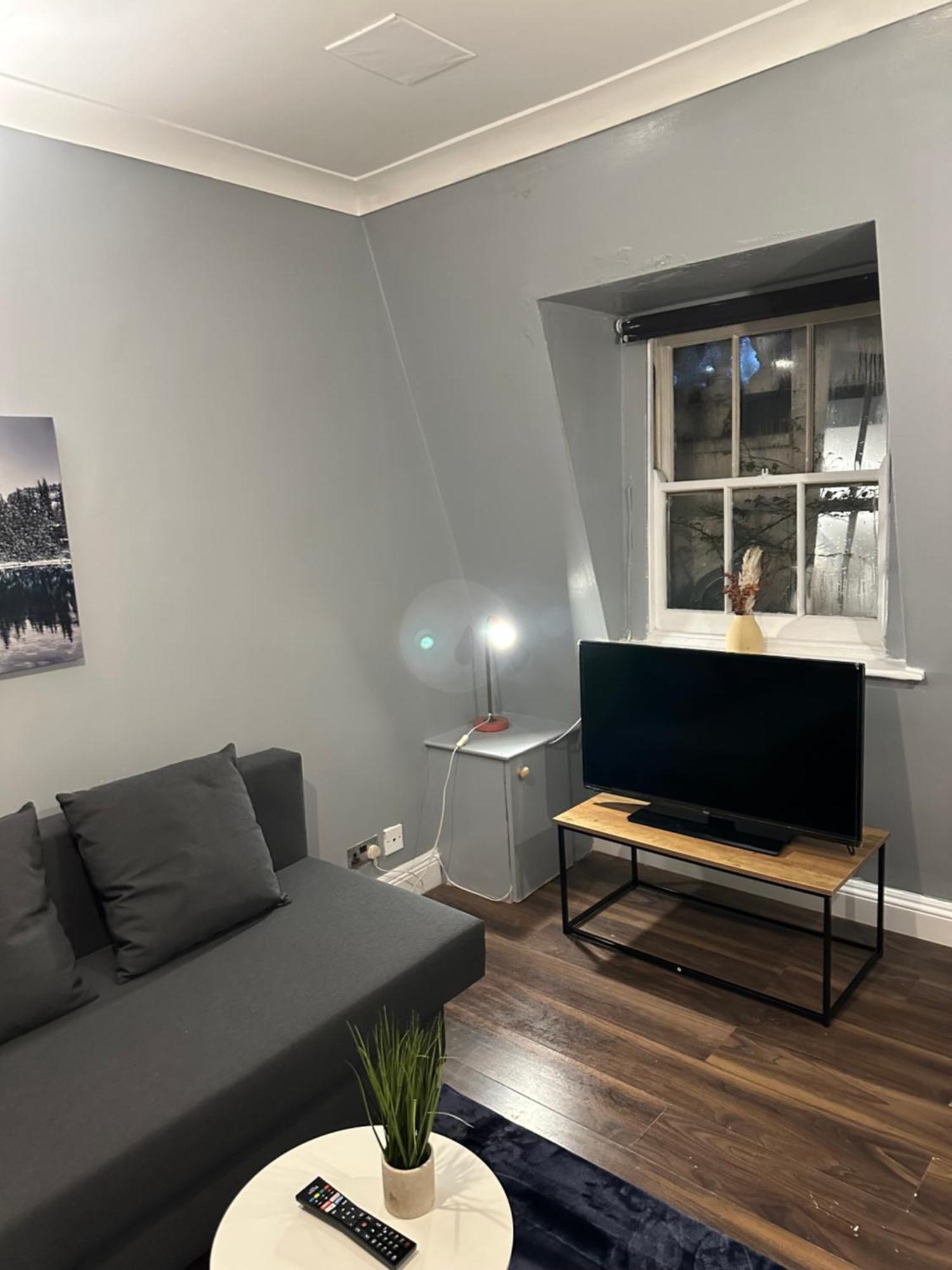 Charming 1 Bedroom Flat With Living In Kings Cross, St Pancras No Lift London