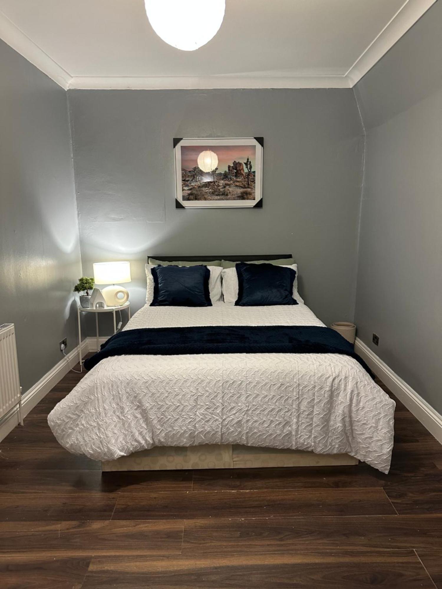 Charming 1 Bedroom Flat With Living In Kings Cross, St Pancras No Lift Apartment