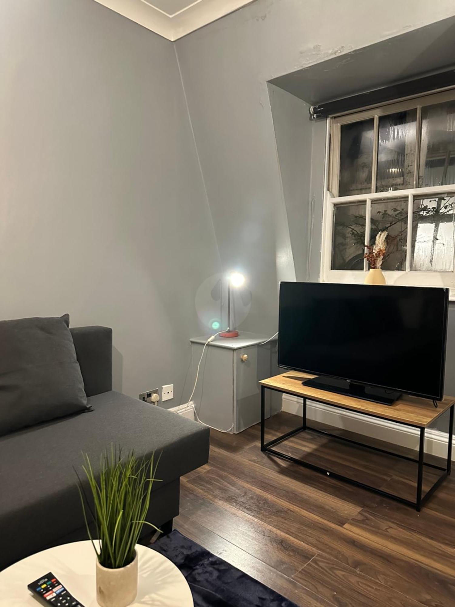 Apartment Charming 1 Bedroom Flat With Living In Kings Cross, St Pancras No Lift *