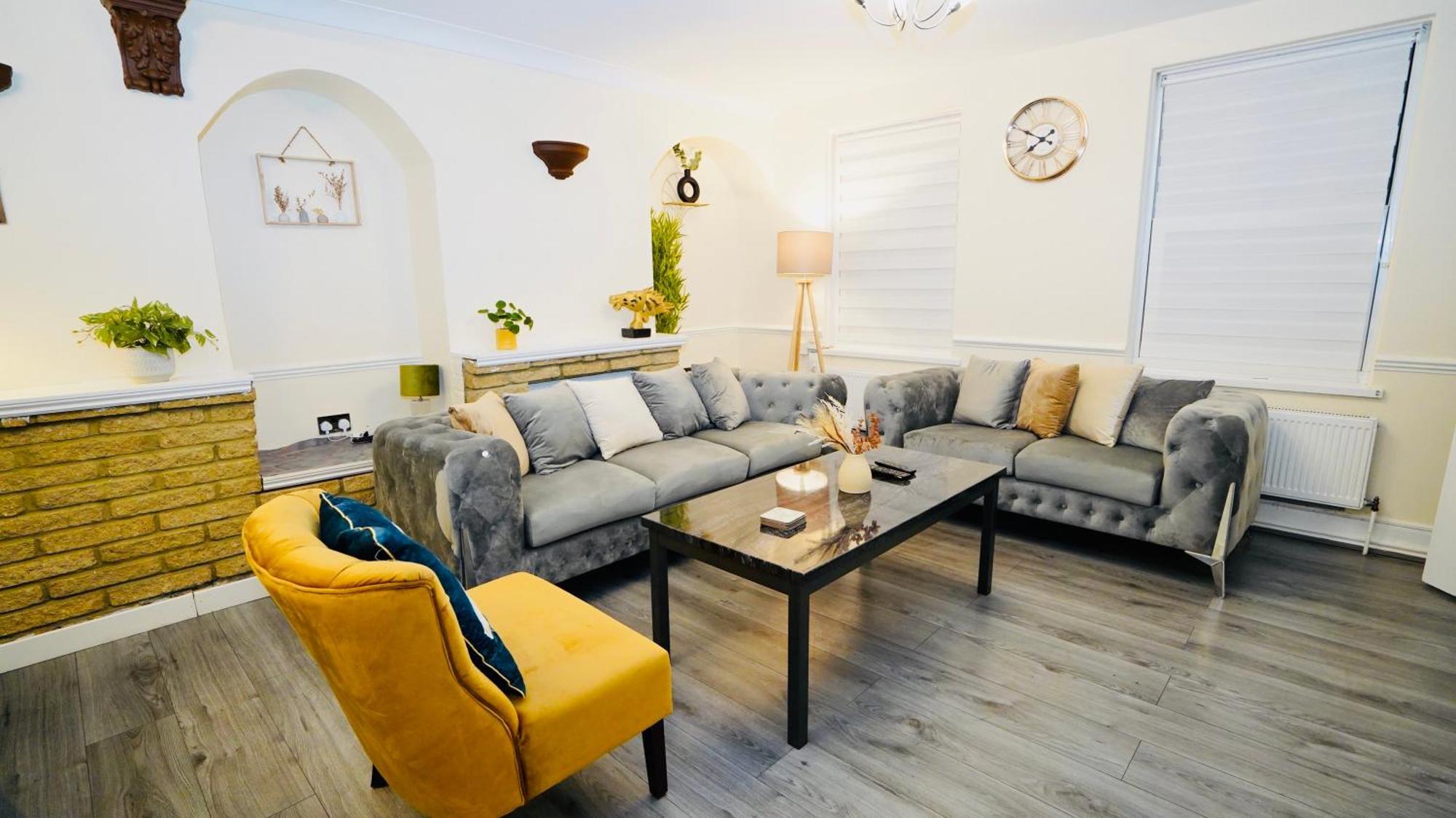 3 Bedroom House Canary Wharf Free Parking Free Wifi All Over Uk London