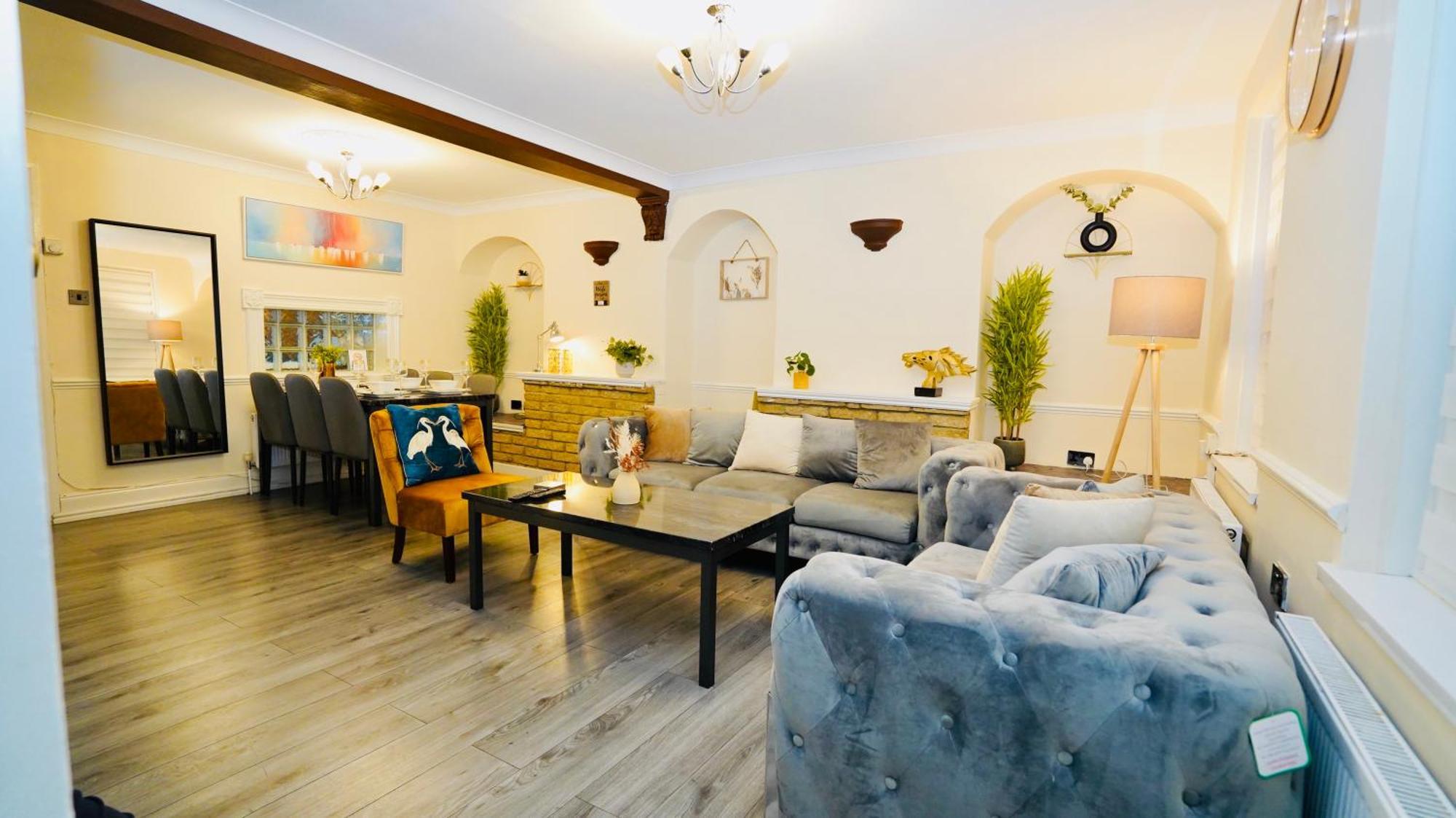 3 Bedroom House Canary Wharf Free Parking Free Wifi All Over Uk Holiday home London