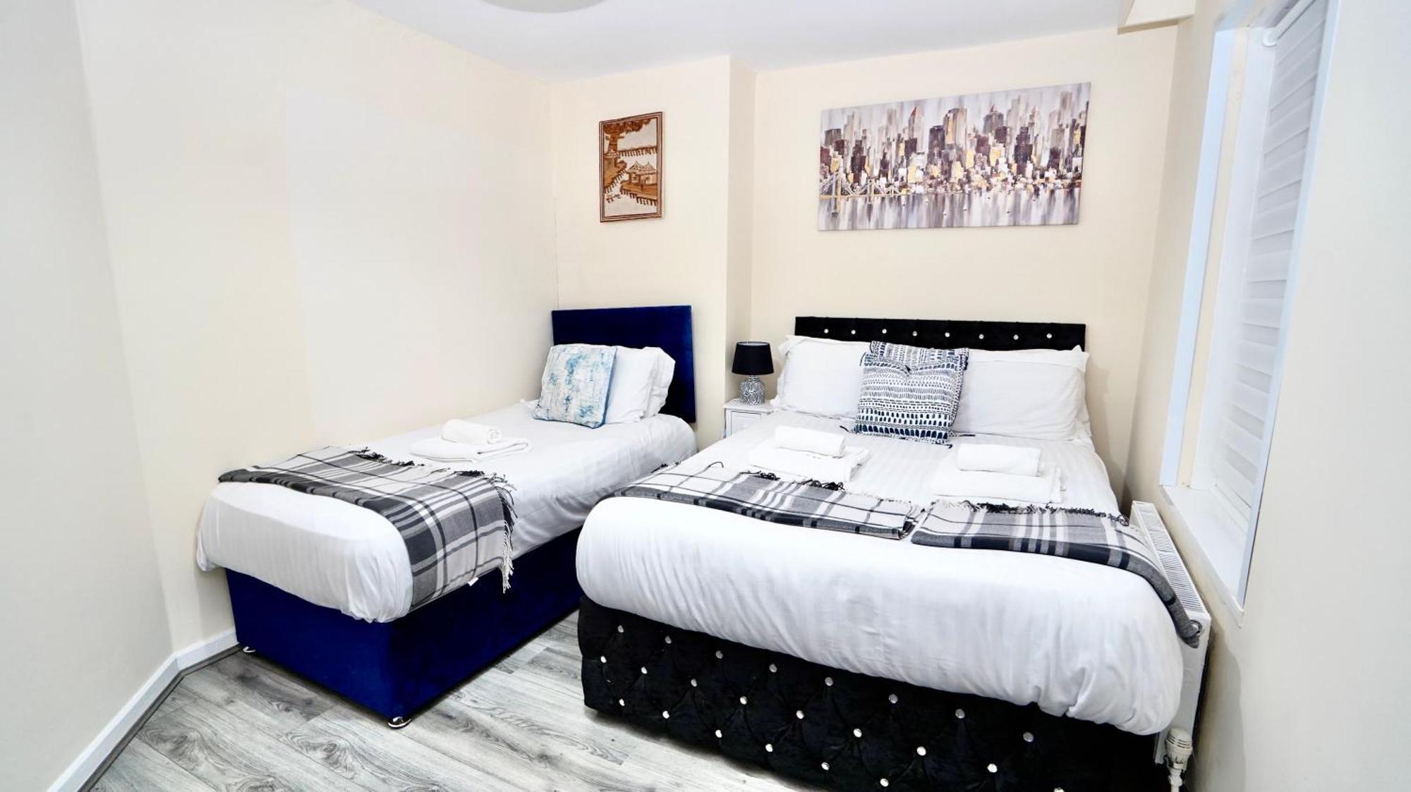 Holiday home 3 Bedroom House Canary Wharf Free Parking Free Wifi All Over Uk *