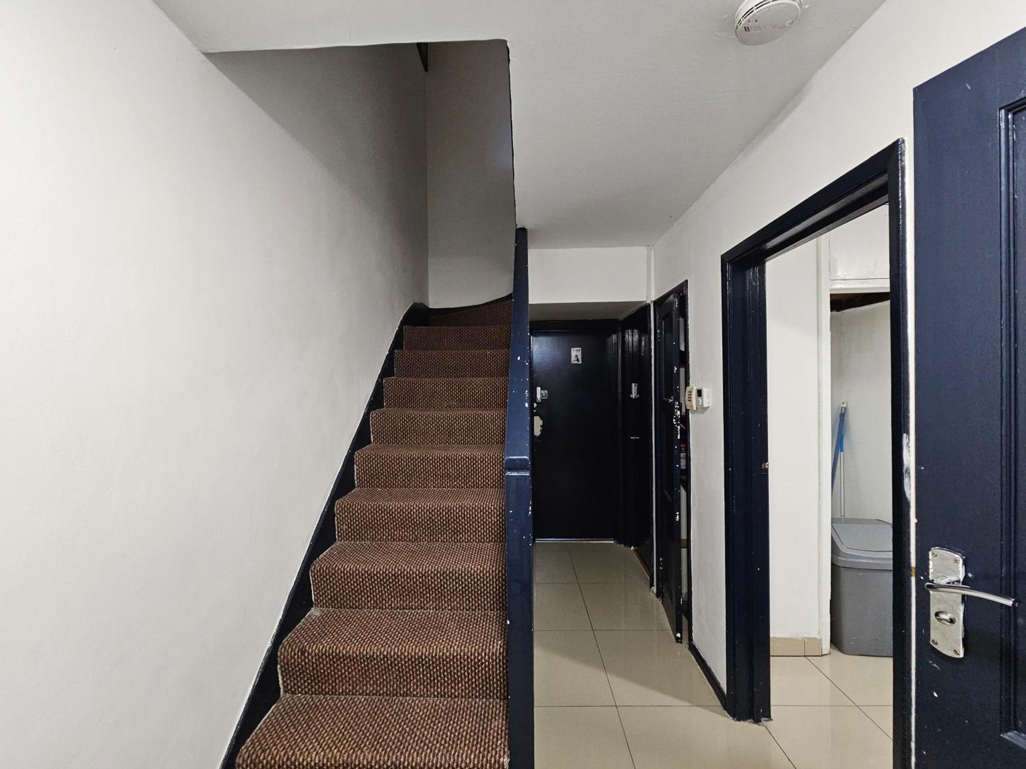 E14 Guest house