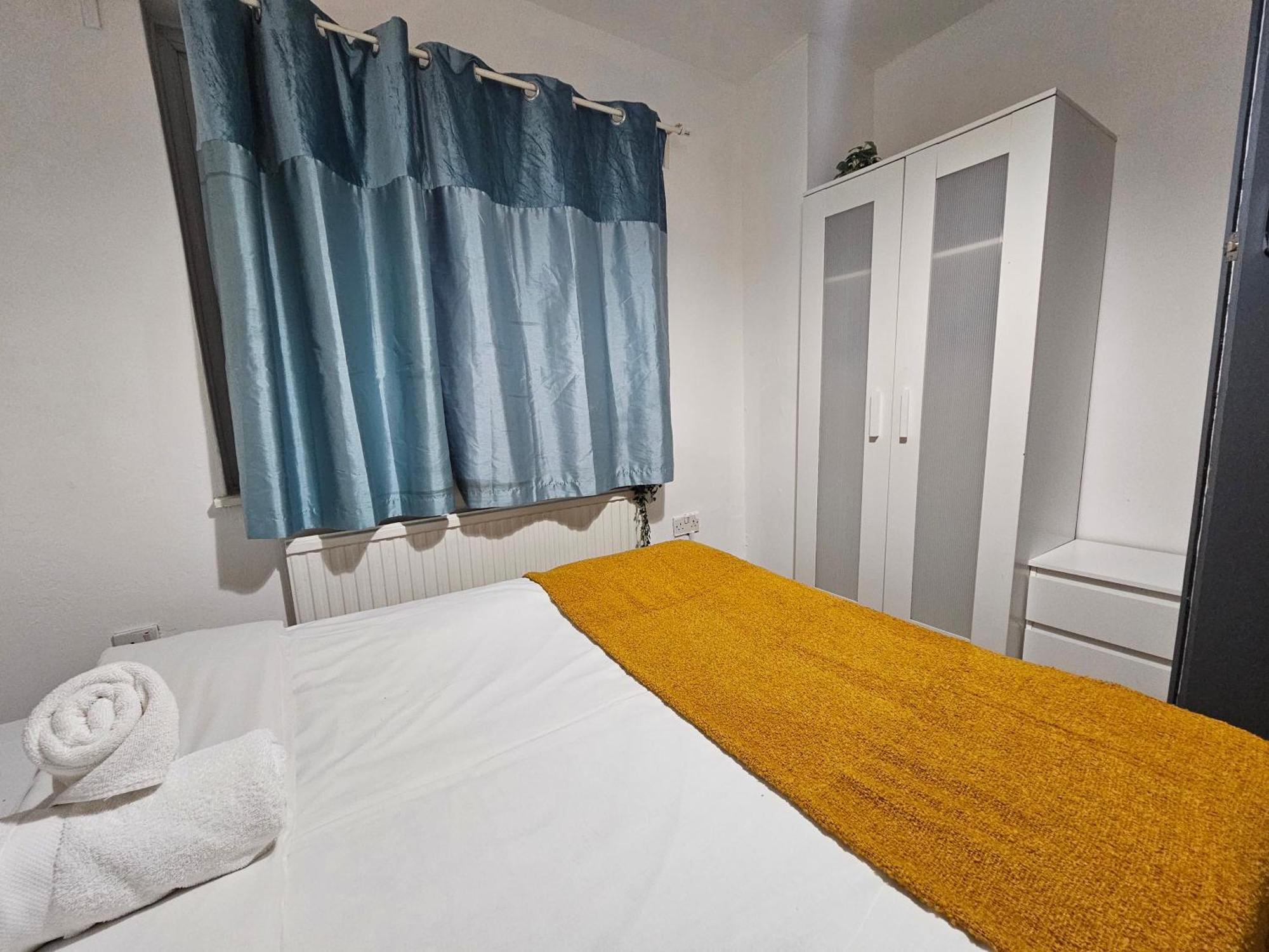 Guest house E14 London