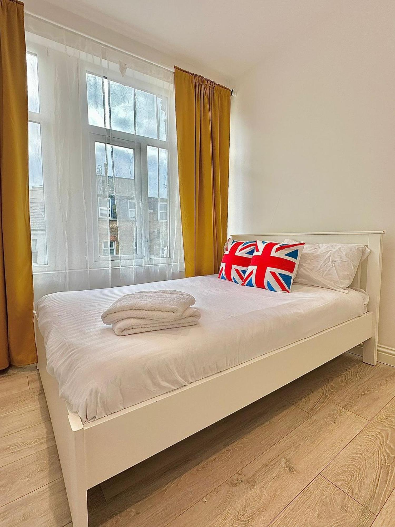 Apartment Flat A Garrat Lane London