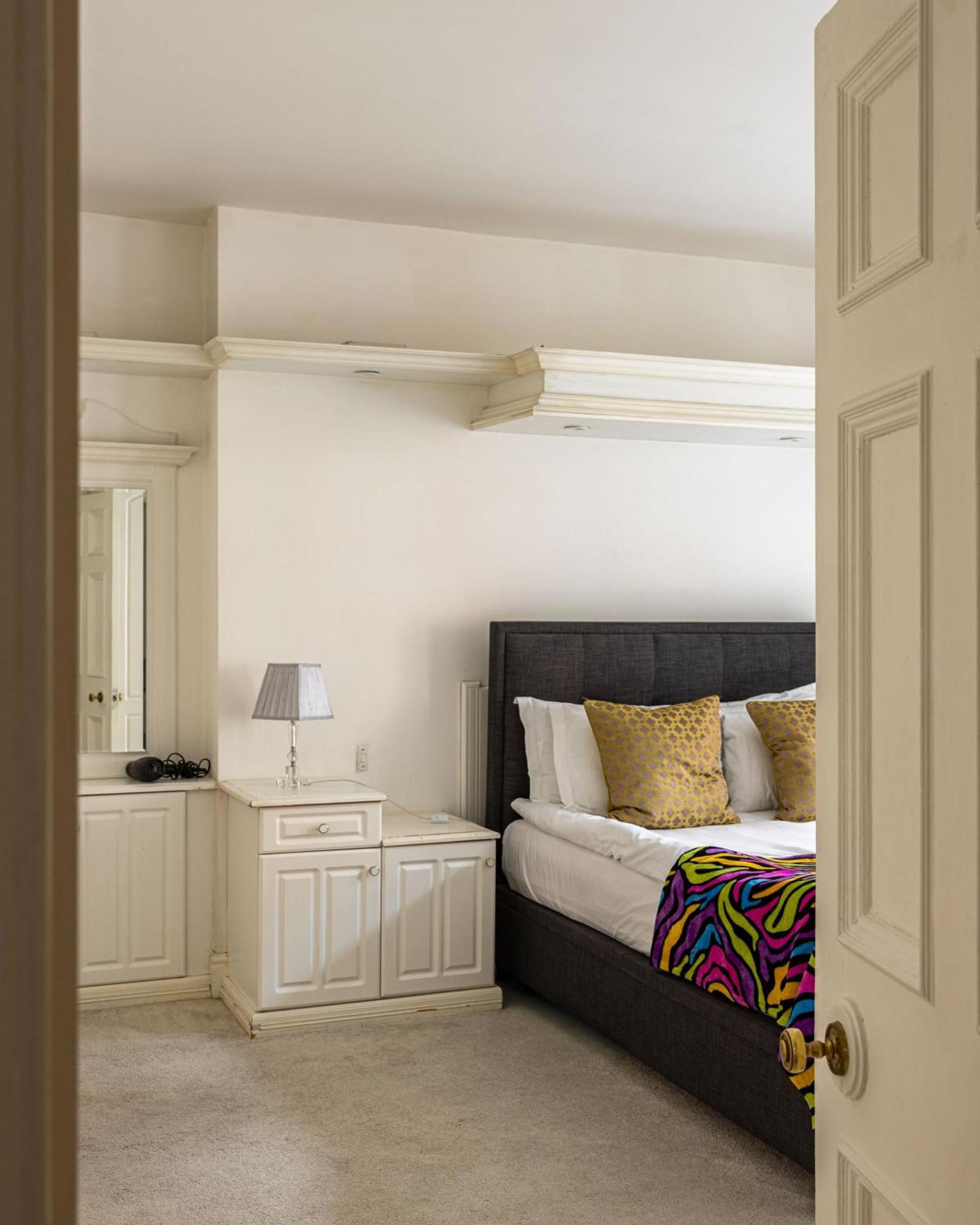 2 Bdr Mayfair & Selfridges Lux Pad