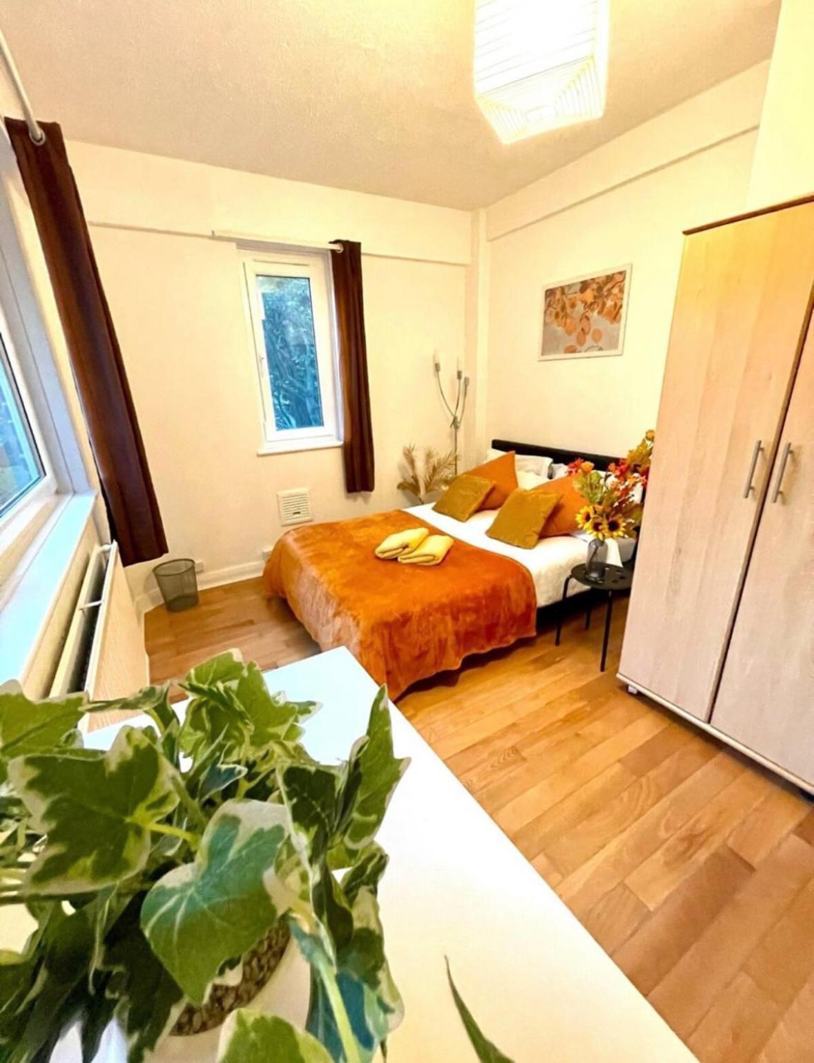 2 Bed Flat Near To Tower Bridge London