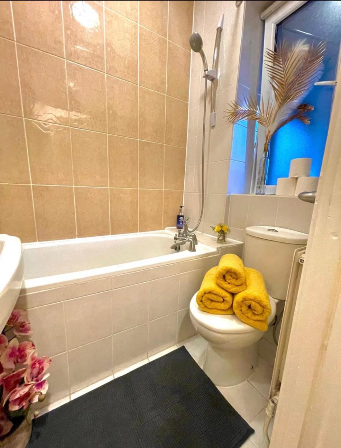 2 Bed Flat Near To Tower Bridge