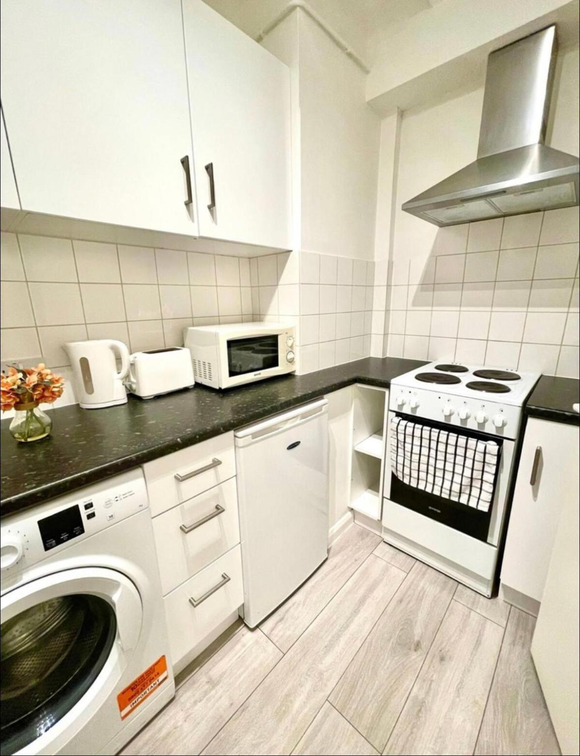 2 Bed Flat Near To Tower Bridge *